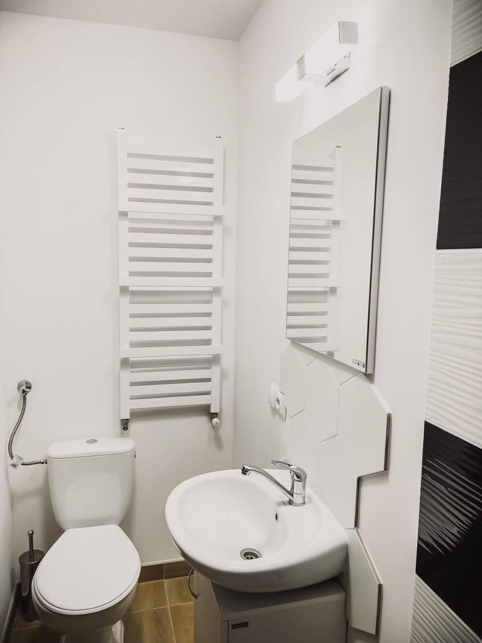 Twin Room - Photo 6