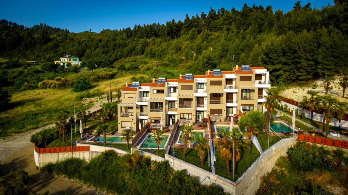 Three-Bedroom Villa photo 2