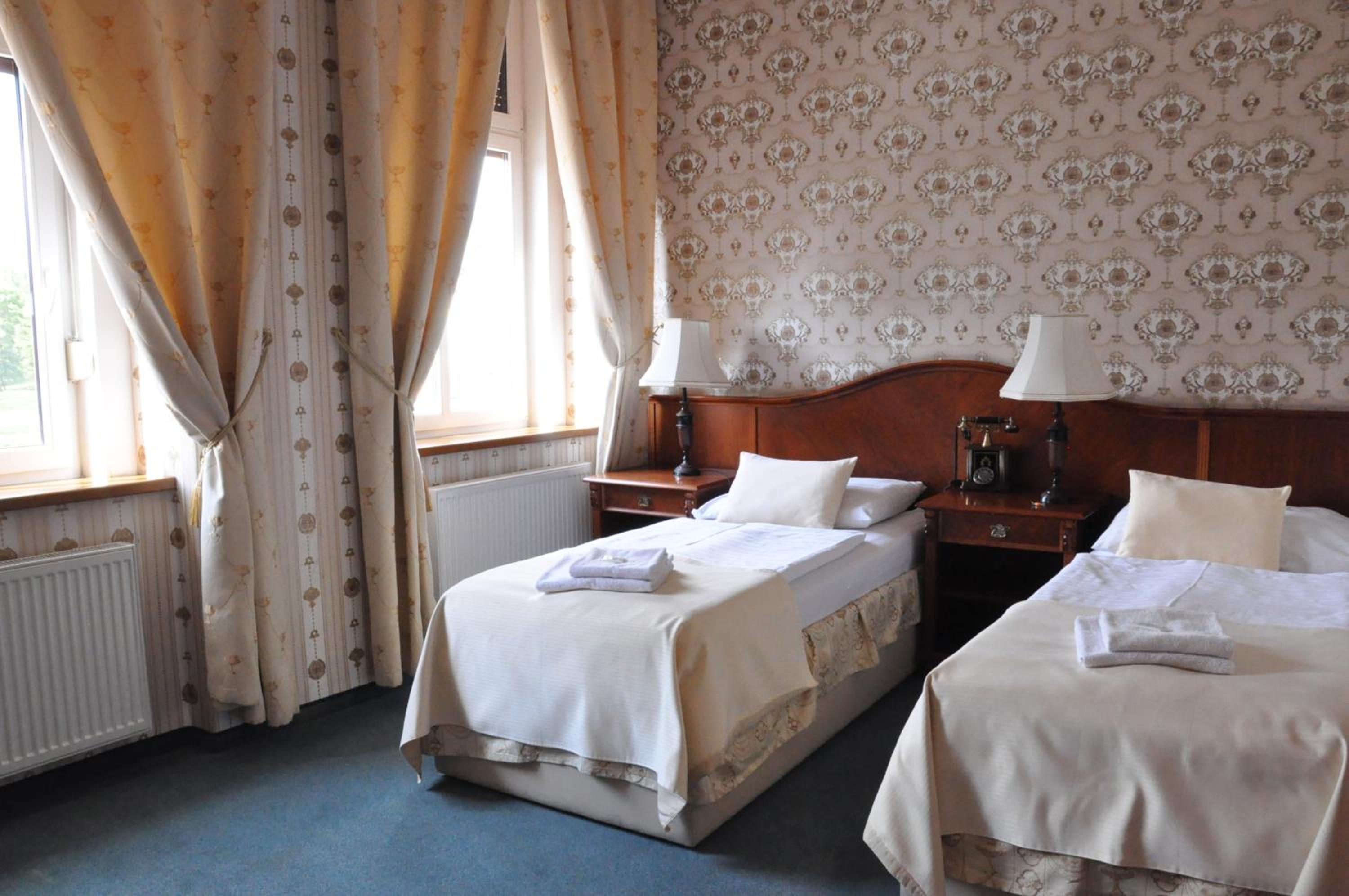 Double or Twin Room - Photo 8