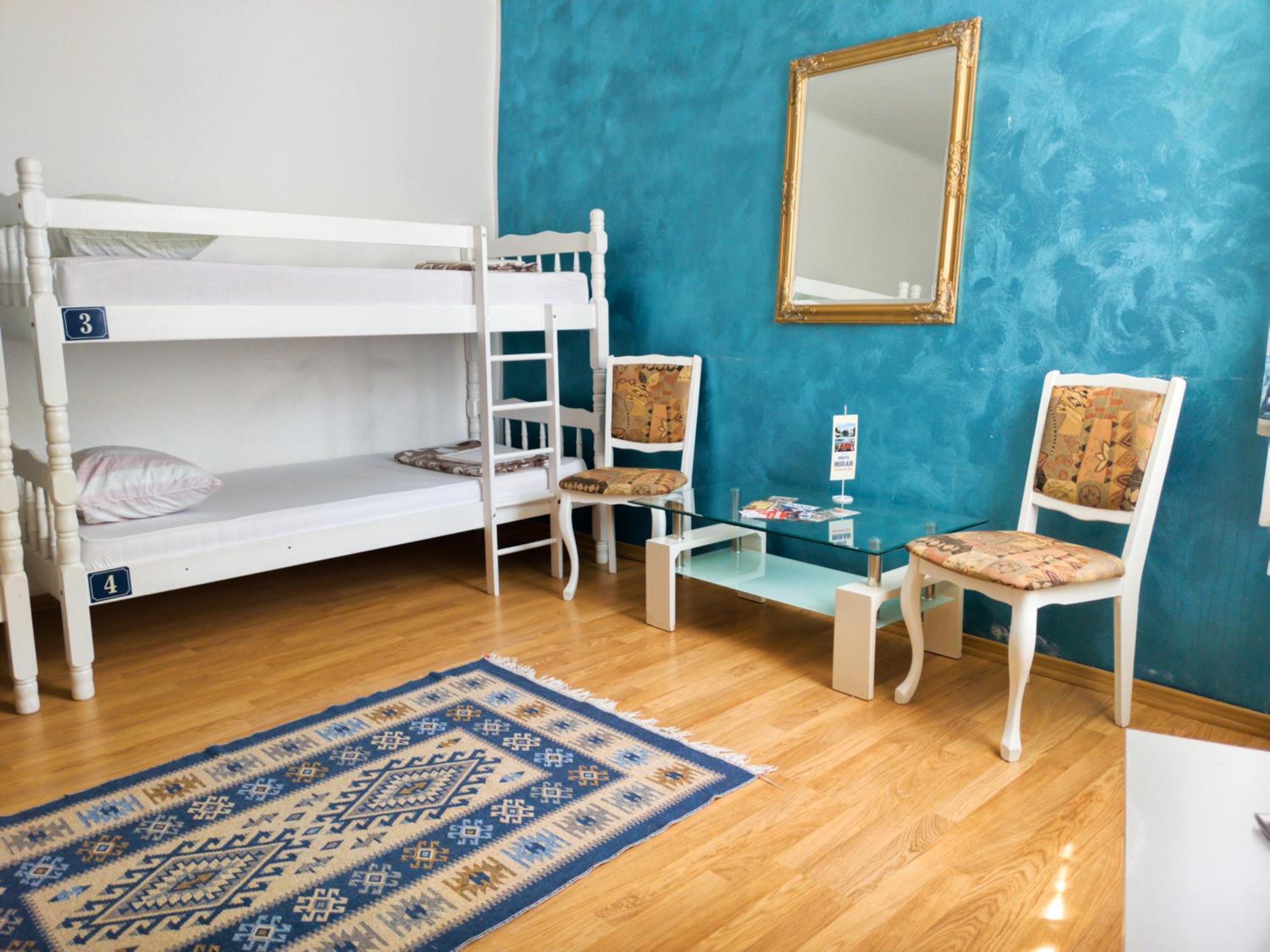 6-Bed Mixed Dormitory Room photo 2