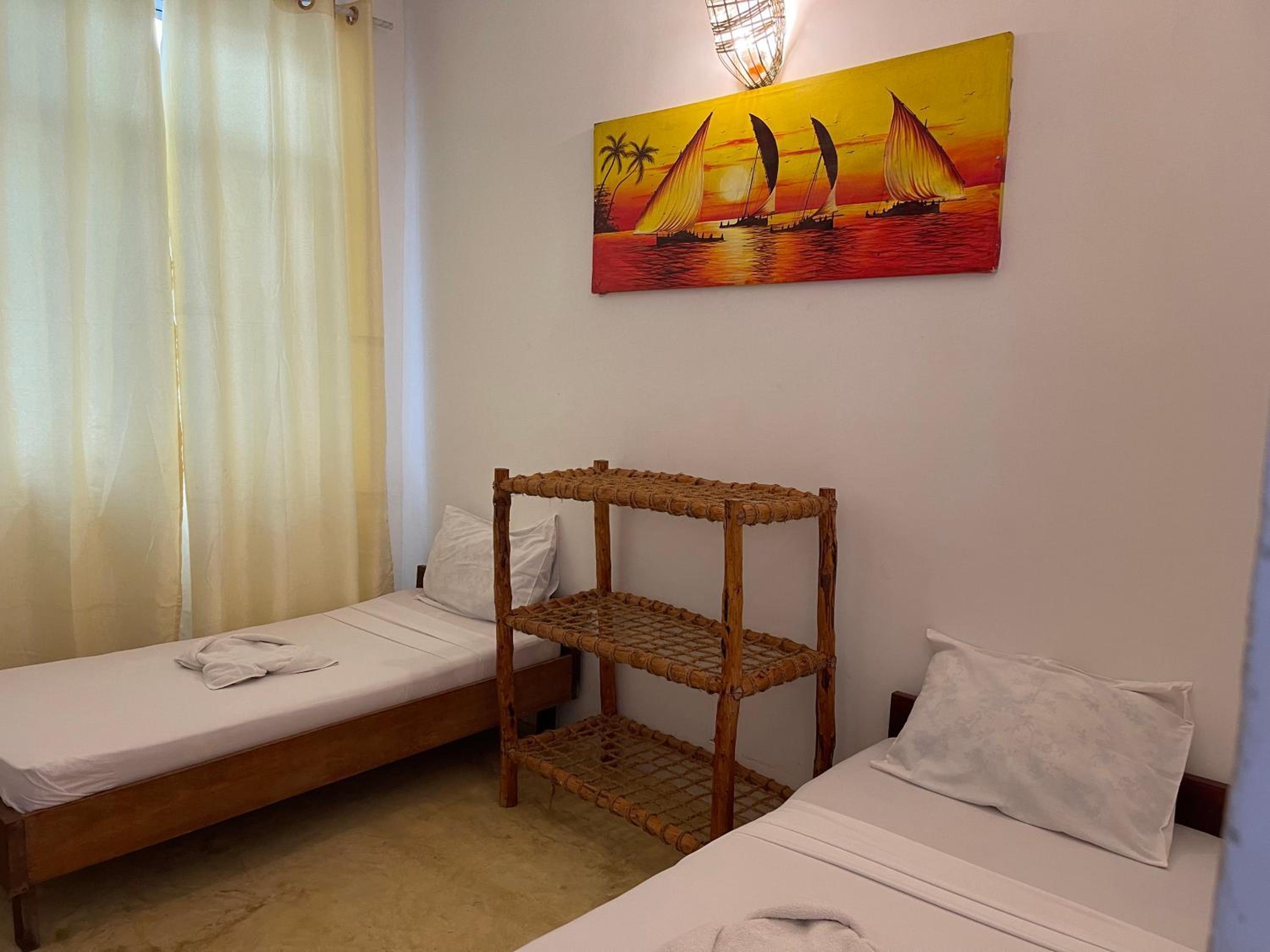 Standard Twin Room - Photo 1