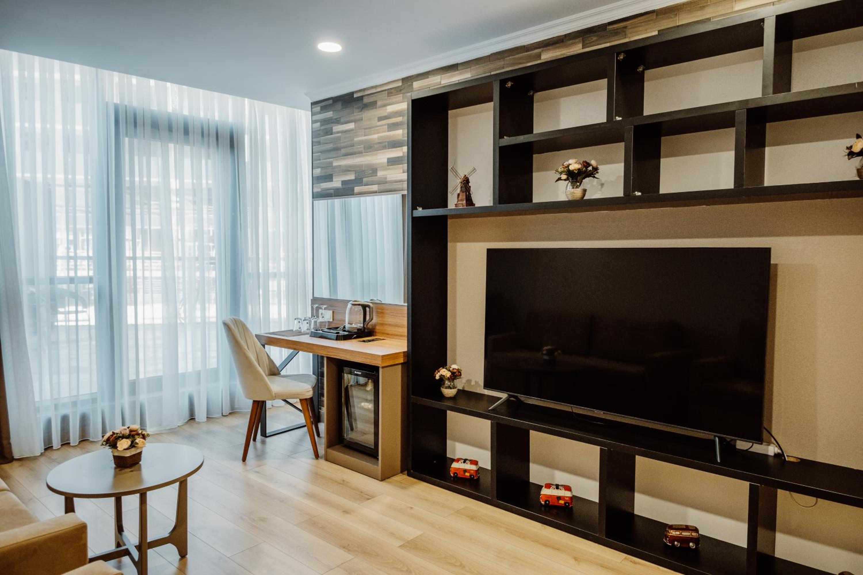 Deluxe Family Room
