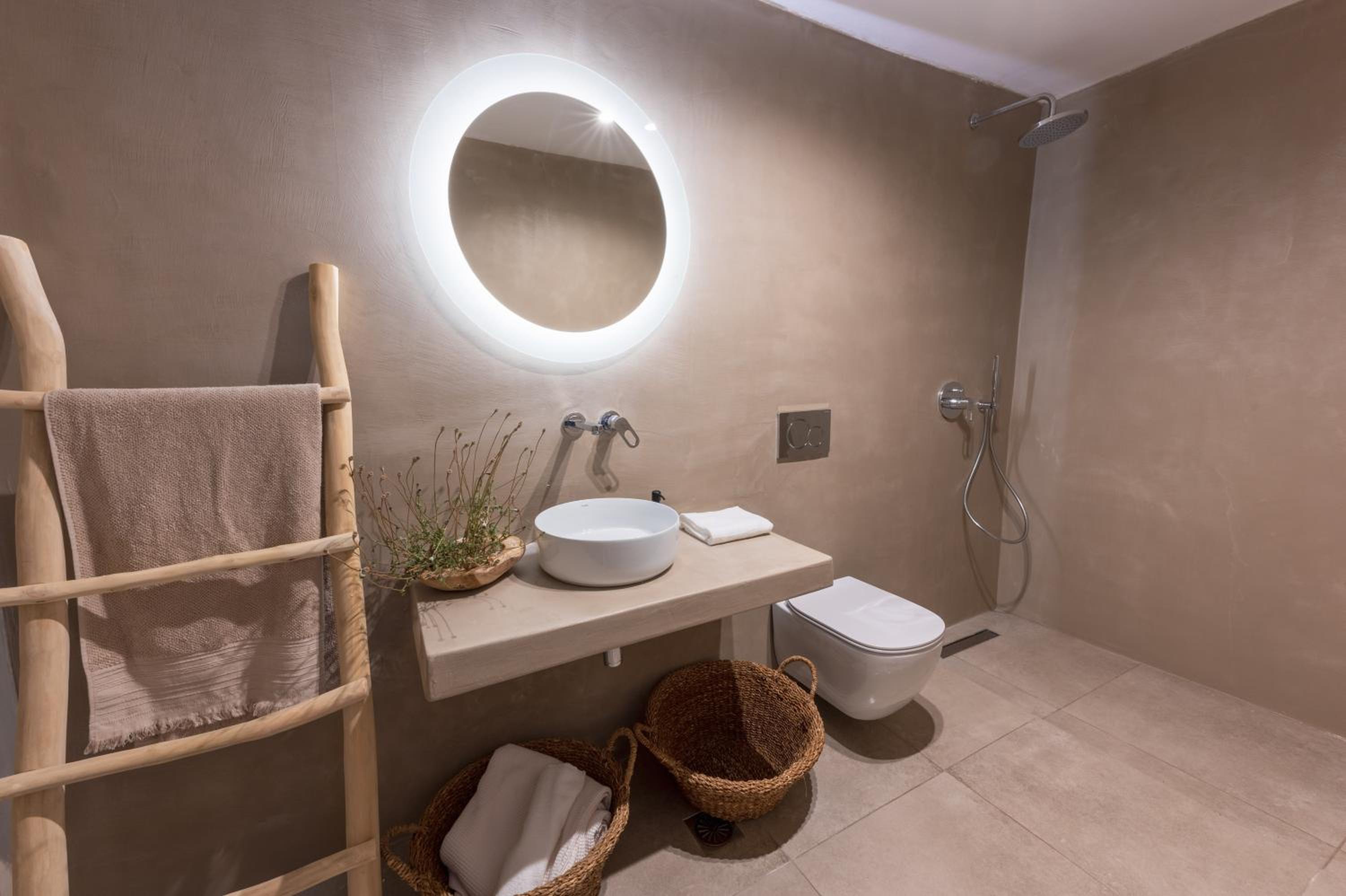 Superior Suite - Photo 3