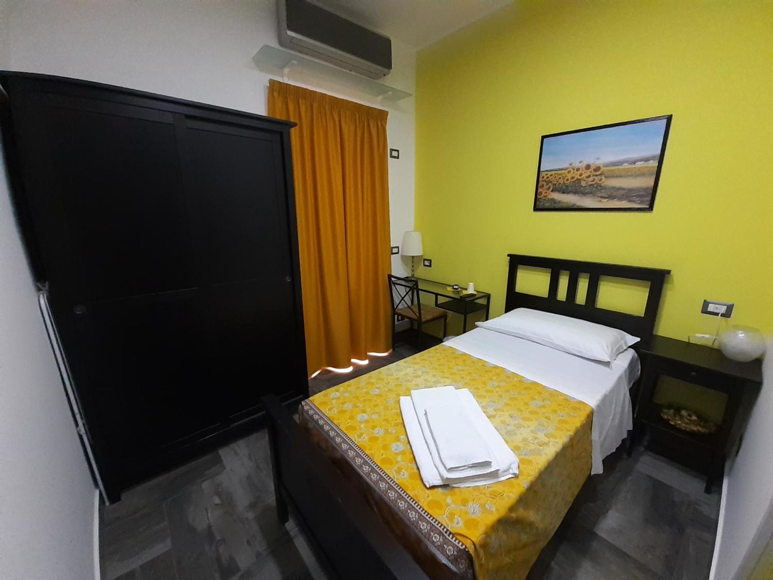 Single Room photo 2