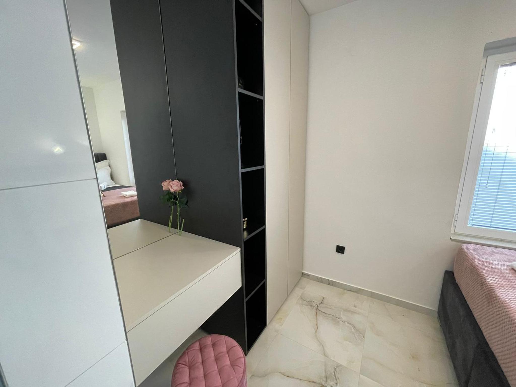 Deluxe Apartment photo 2