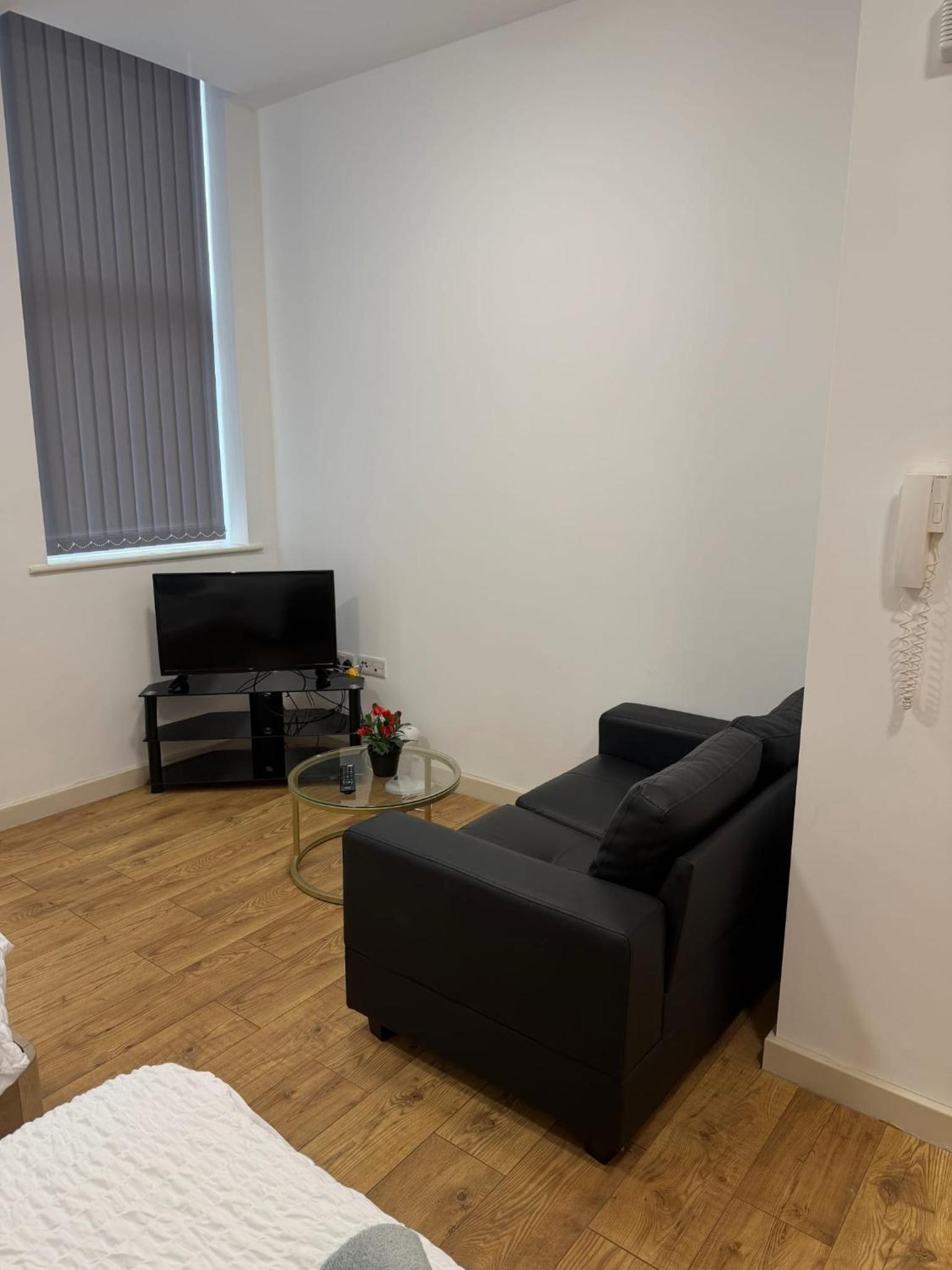 Studio Apartment photo 2