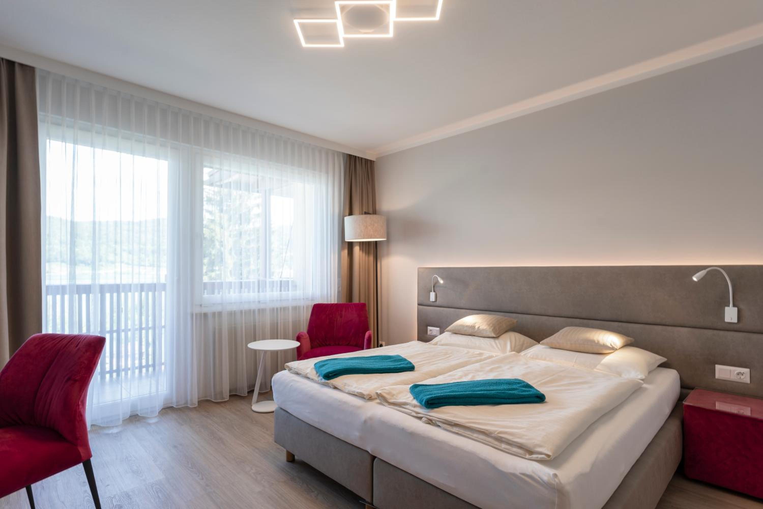 Small Double Room with Balcony and Lake View photo 3