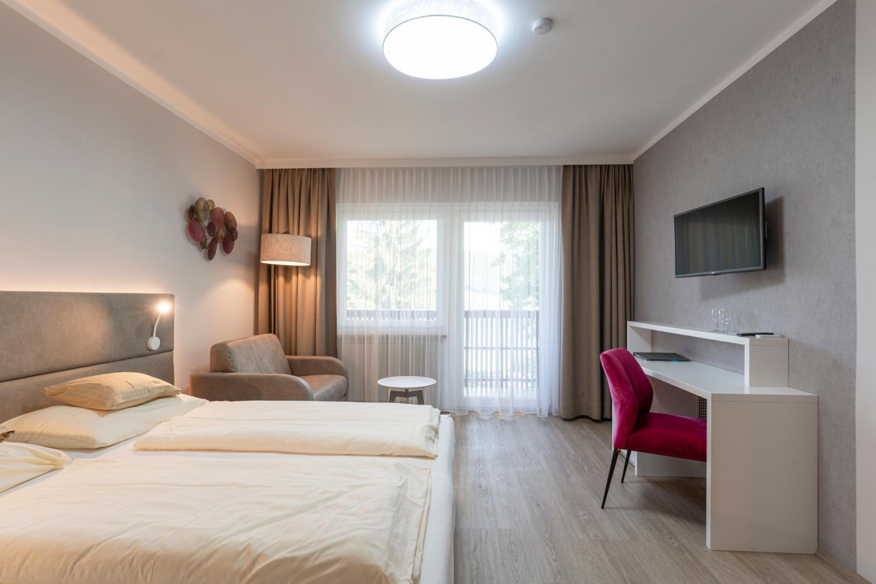 Superior Double Room with Lake View photo 2