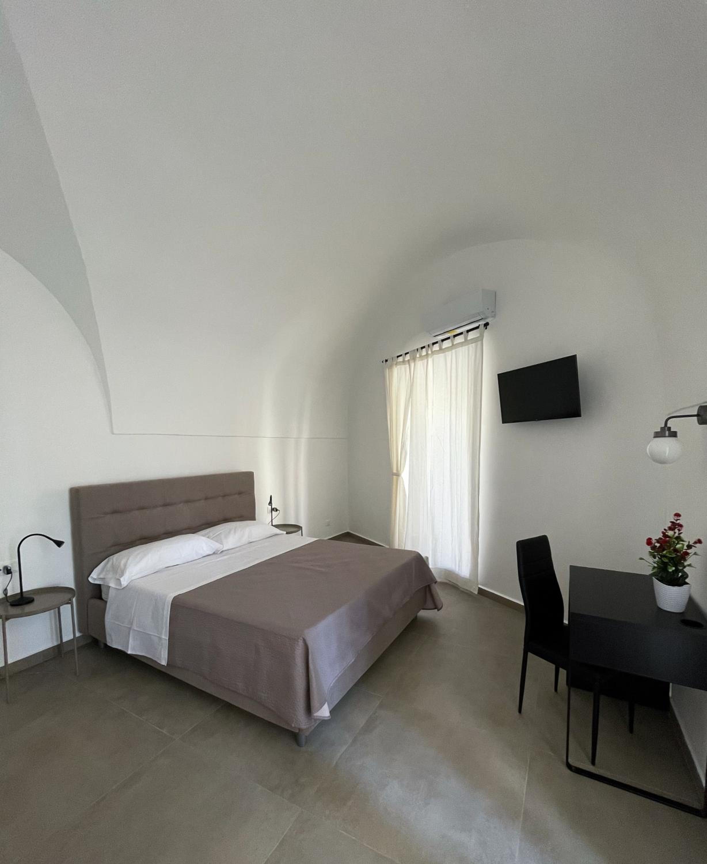 Camera Tripla vista mare