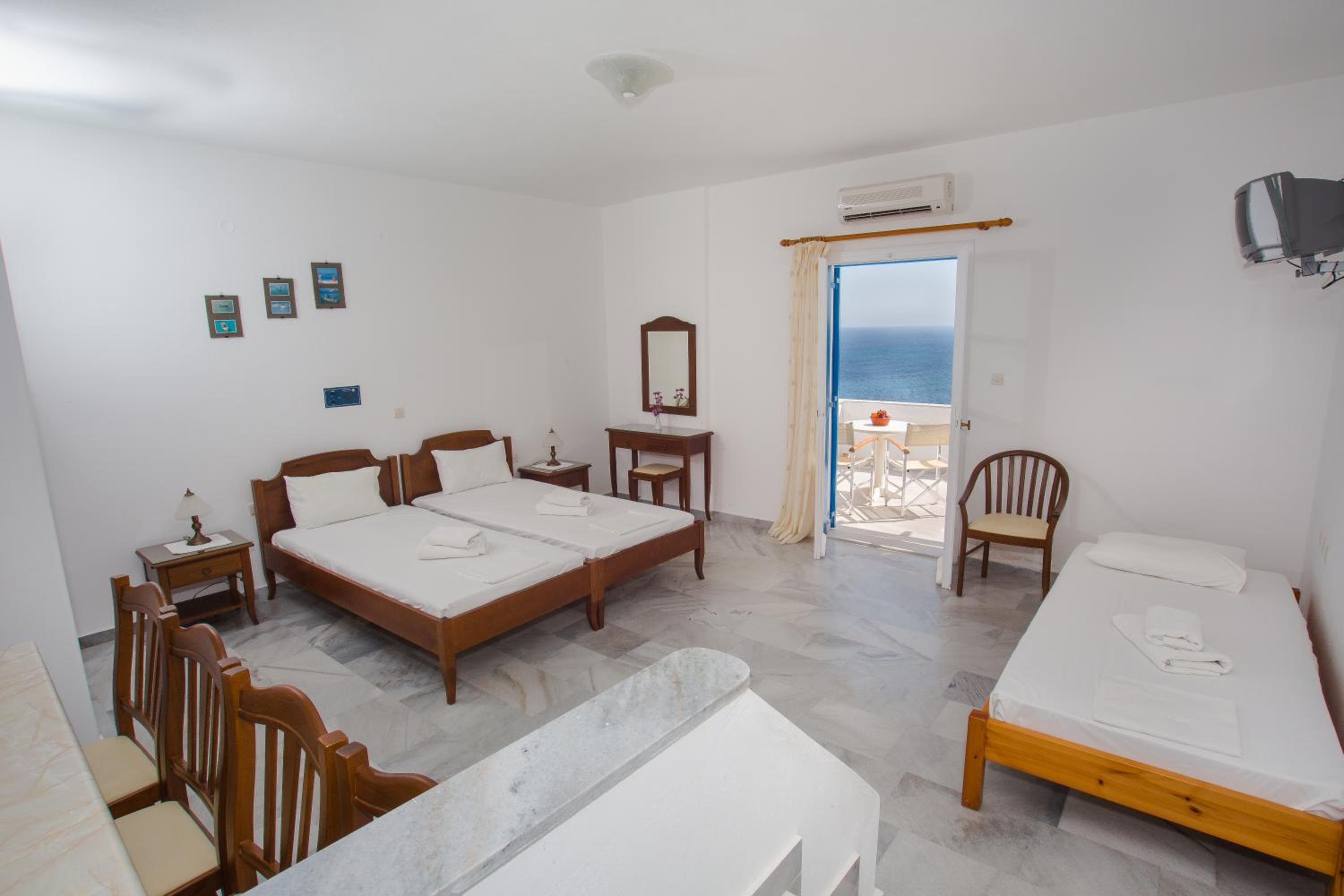 Studio with Sea View (2-3 adults)