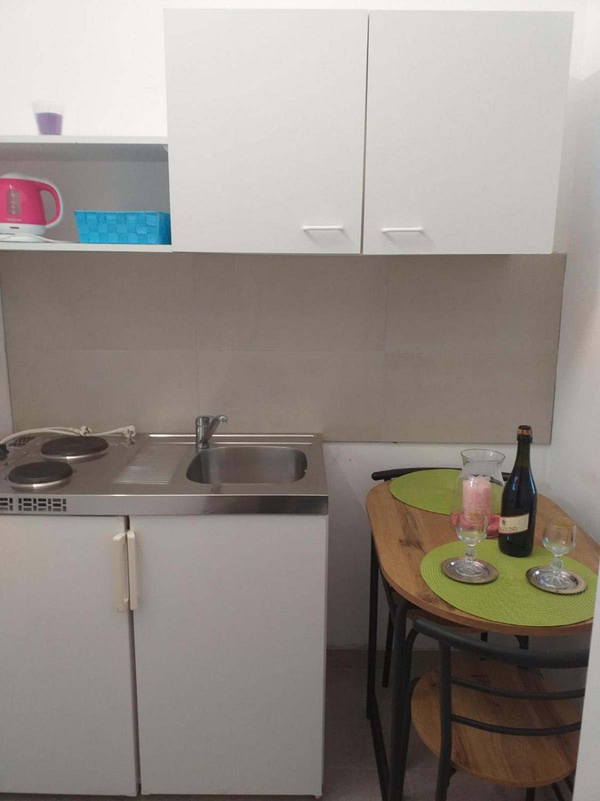 One-Bedroom Apartment - Photo 22