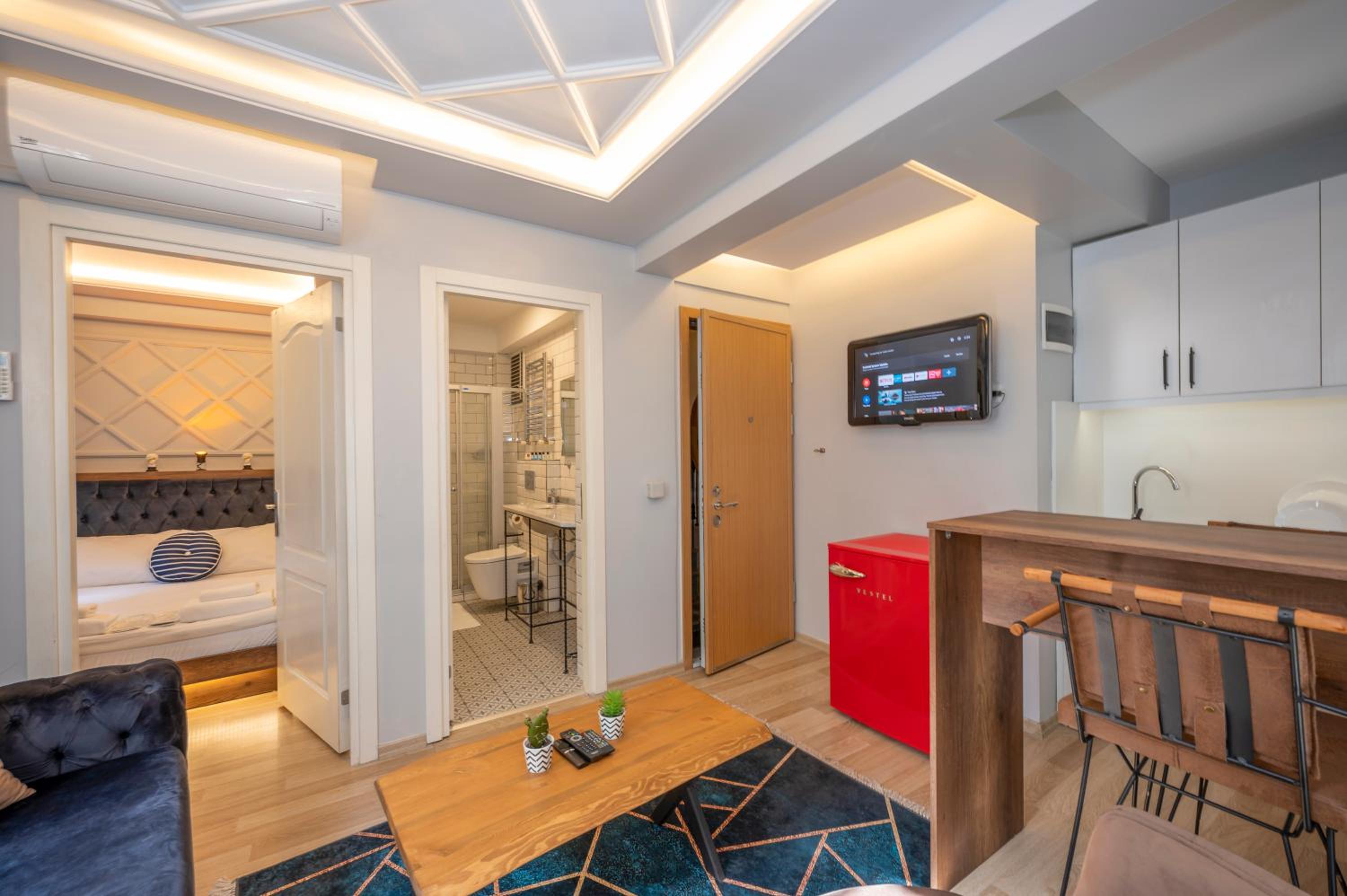 Deluxe Junior Suite photo 3