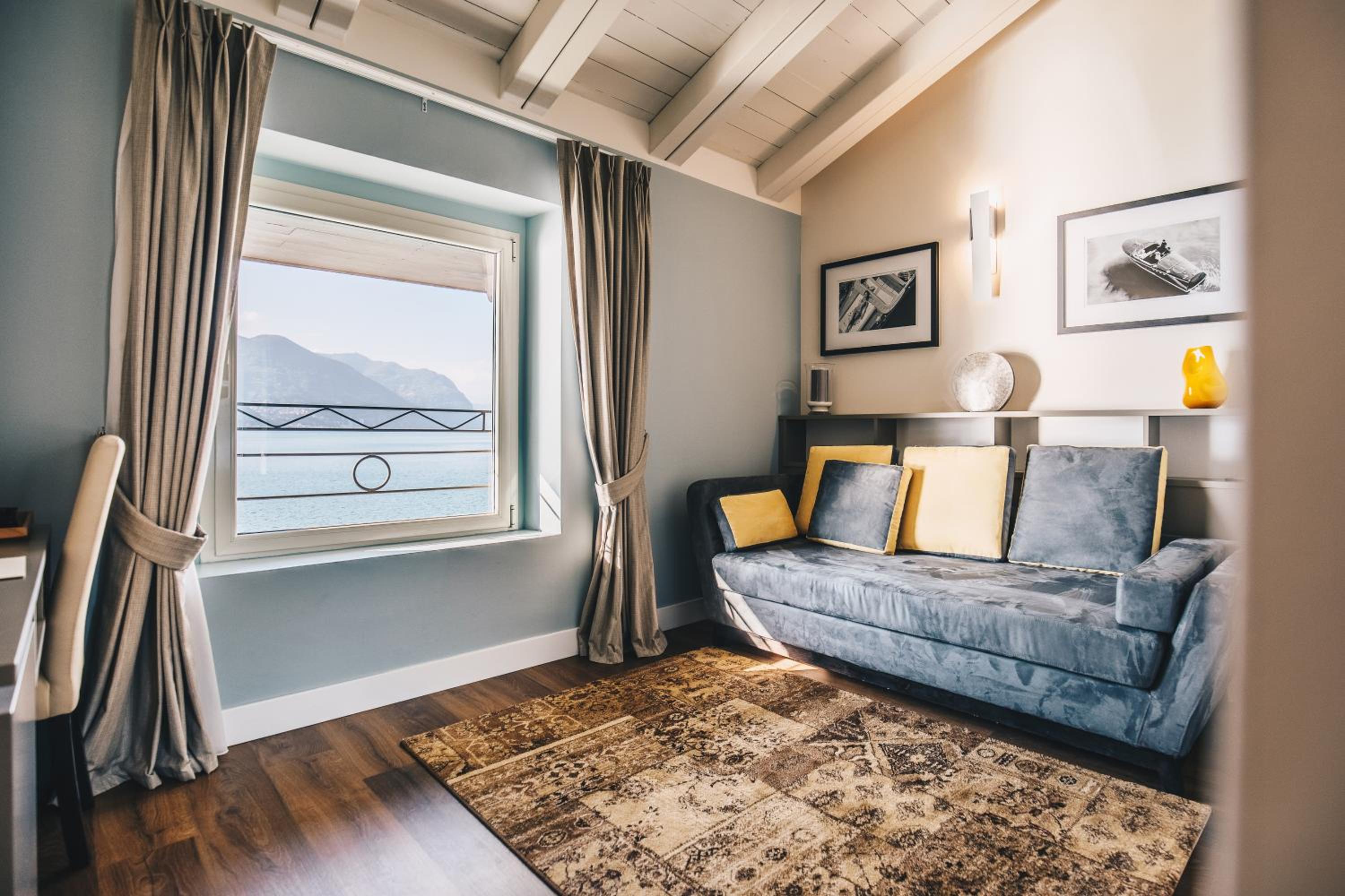 Lake Junior Suite photo 1