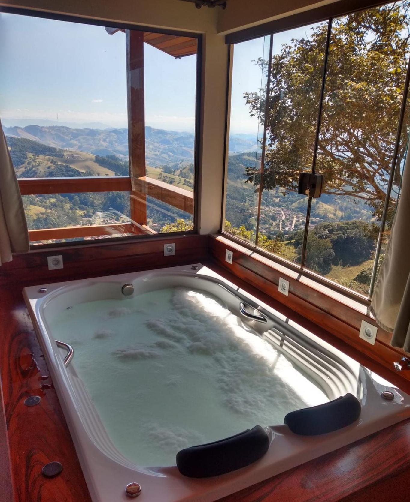 King Suite with Spa Bath photo 3