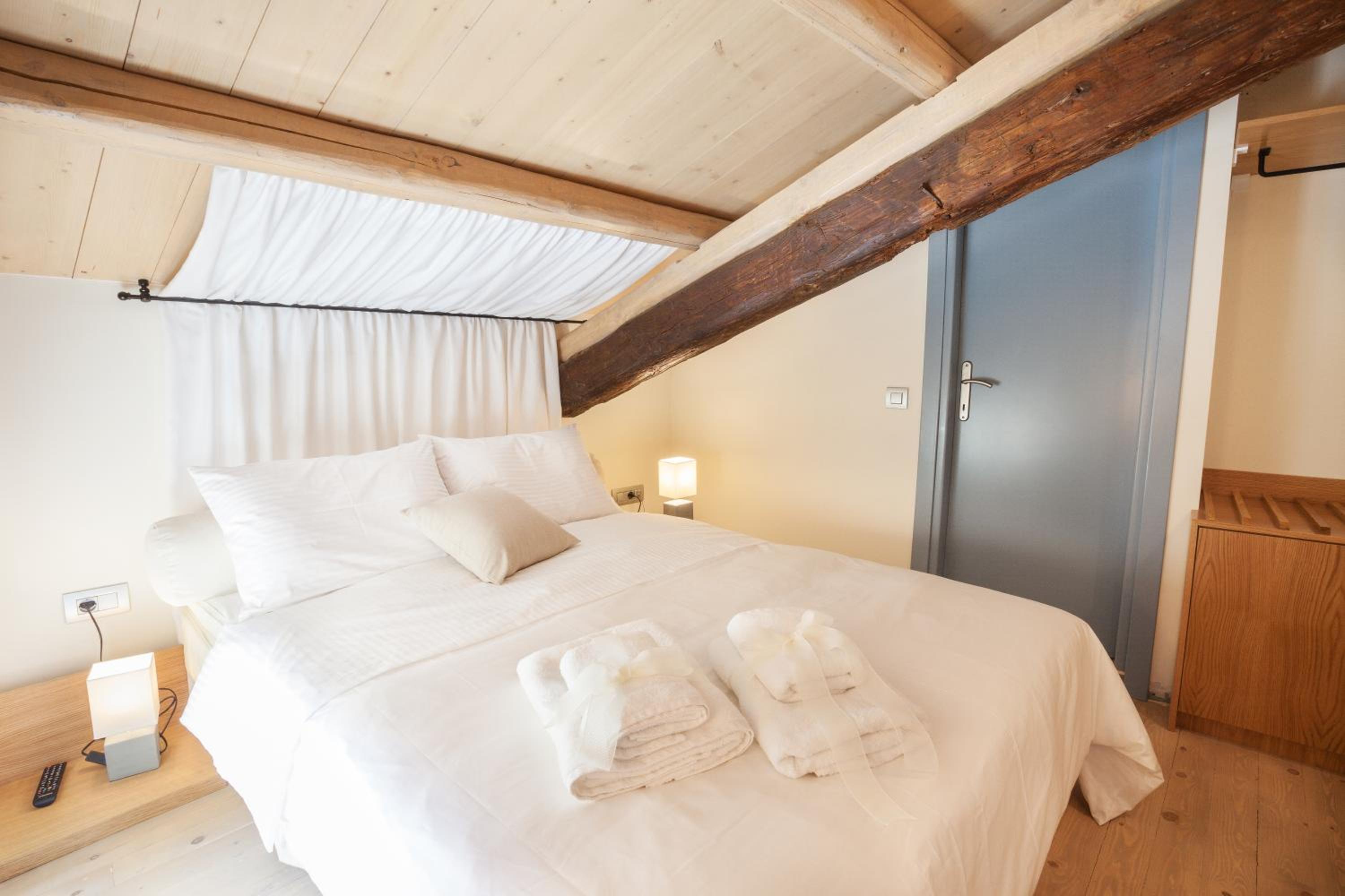 Budget Double Room photo 3