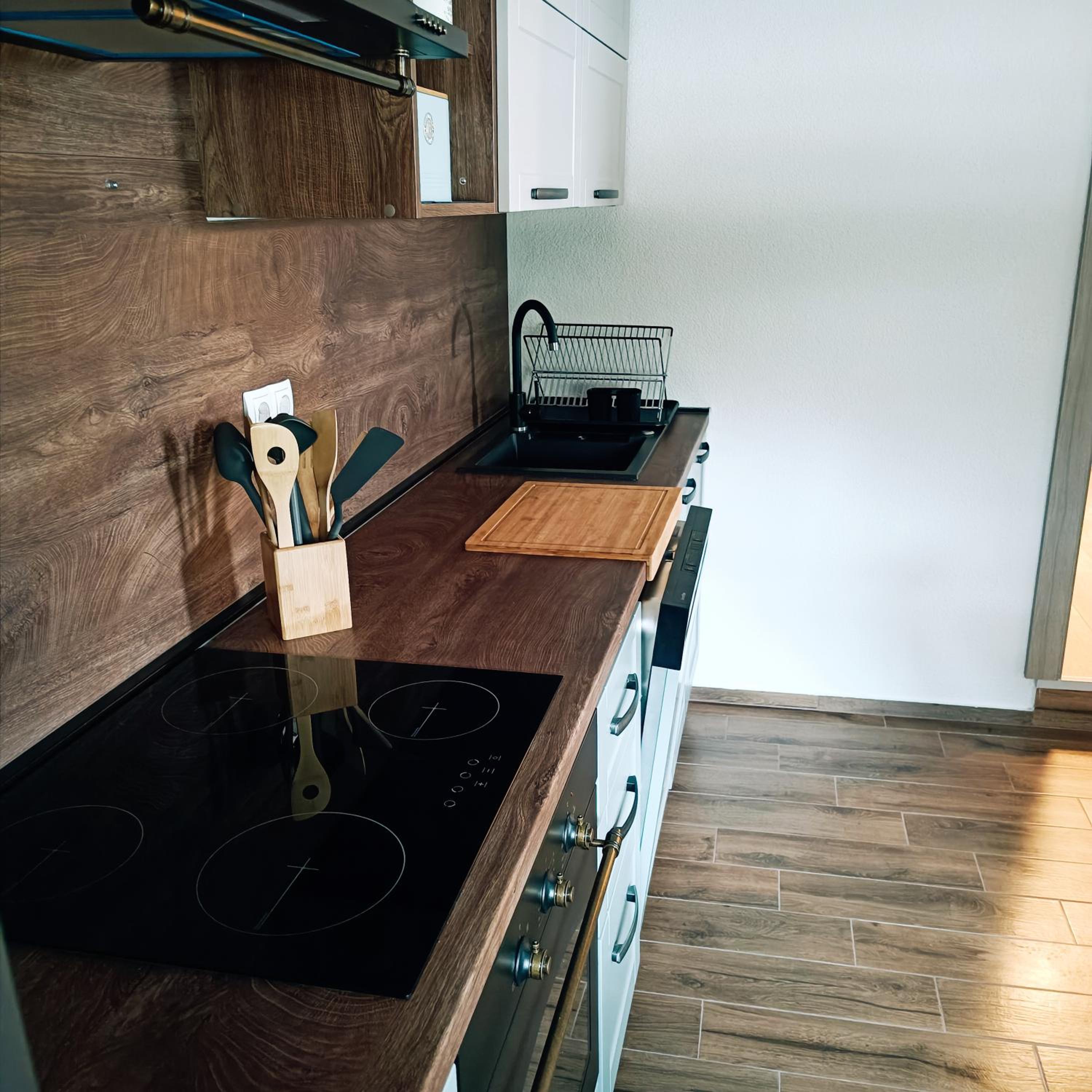 One-Bedroom Apartment - Photo 5