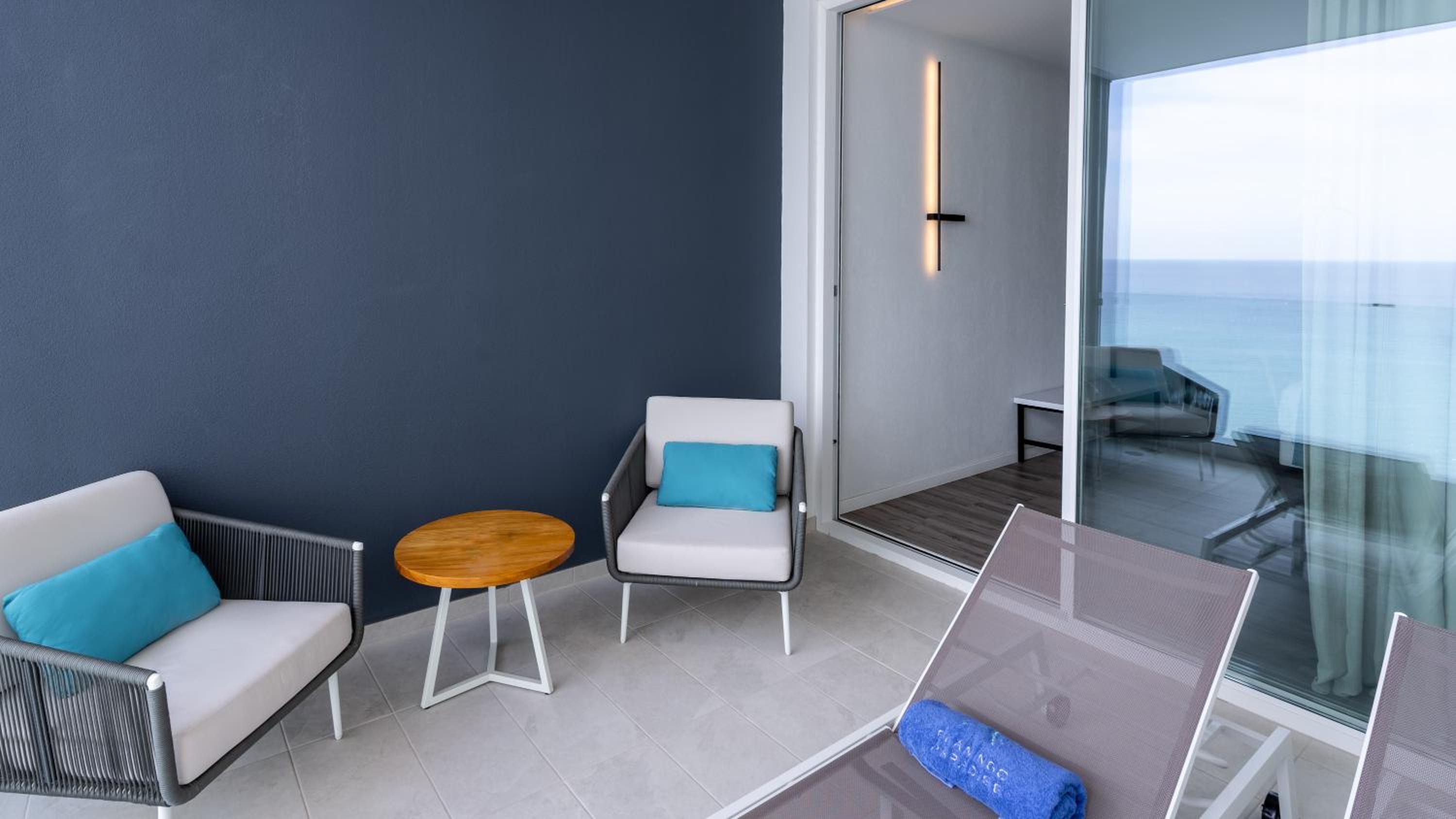 Front Sea View Deluxe Suite  - Photo 6