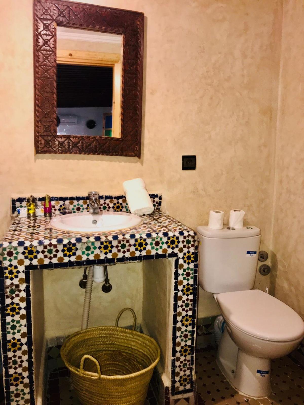 Triple Room with Private Bathroom - Photo 11
