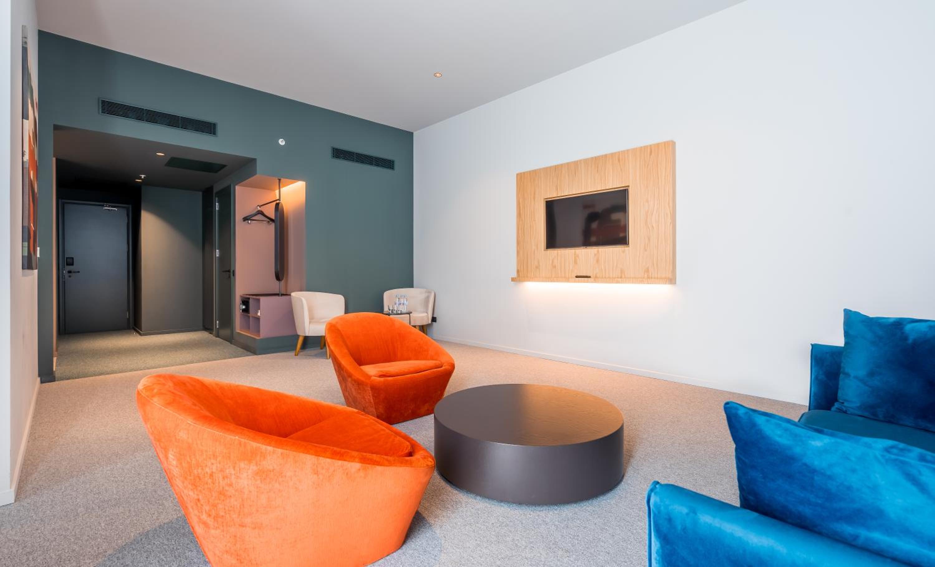 Deluxe Suite - Photo 2