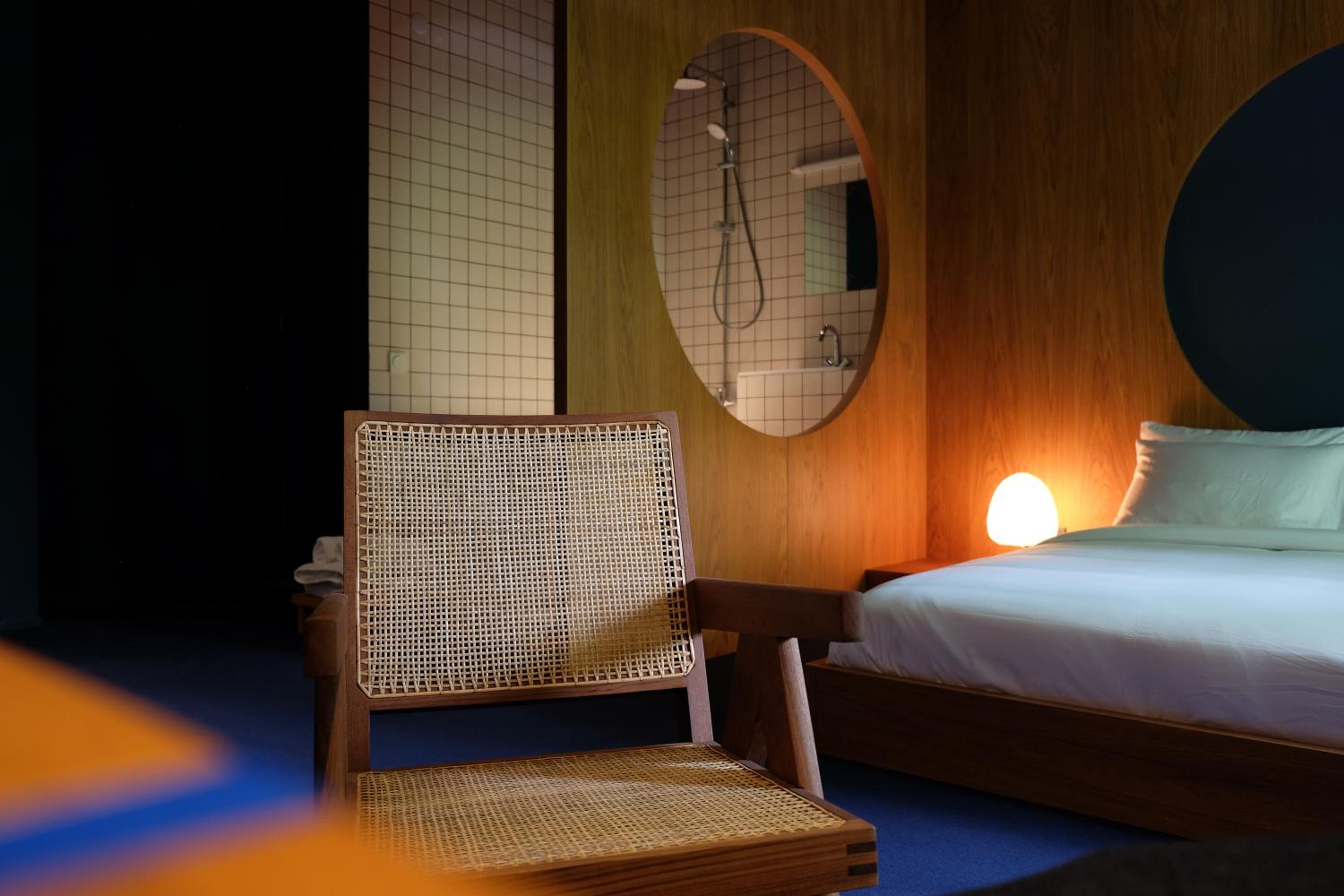 Deluxe Double Room with Balcony - Photo 5