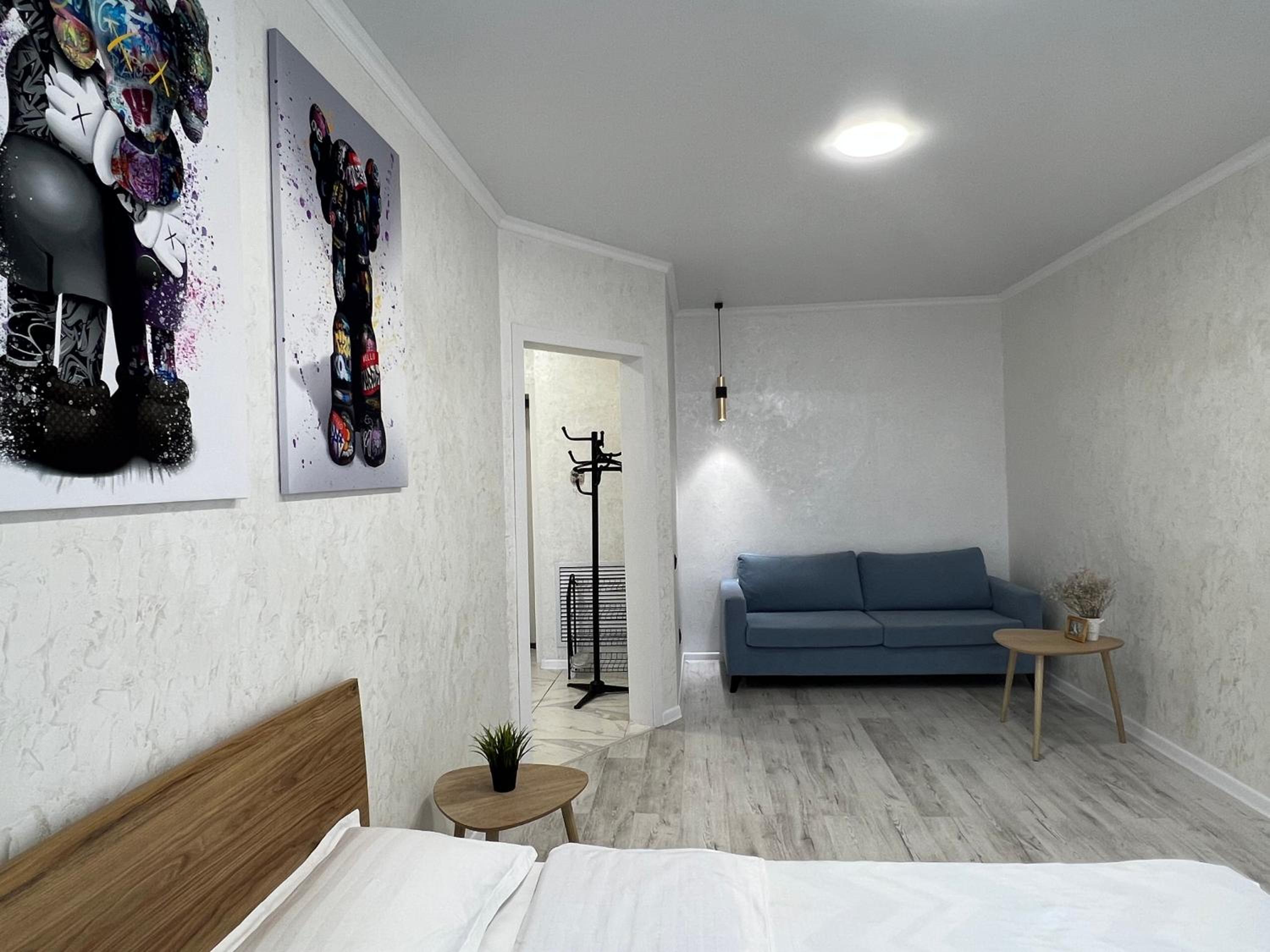 One-Bedroom Apartment photo 1