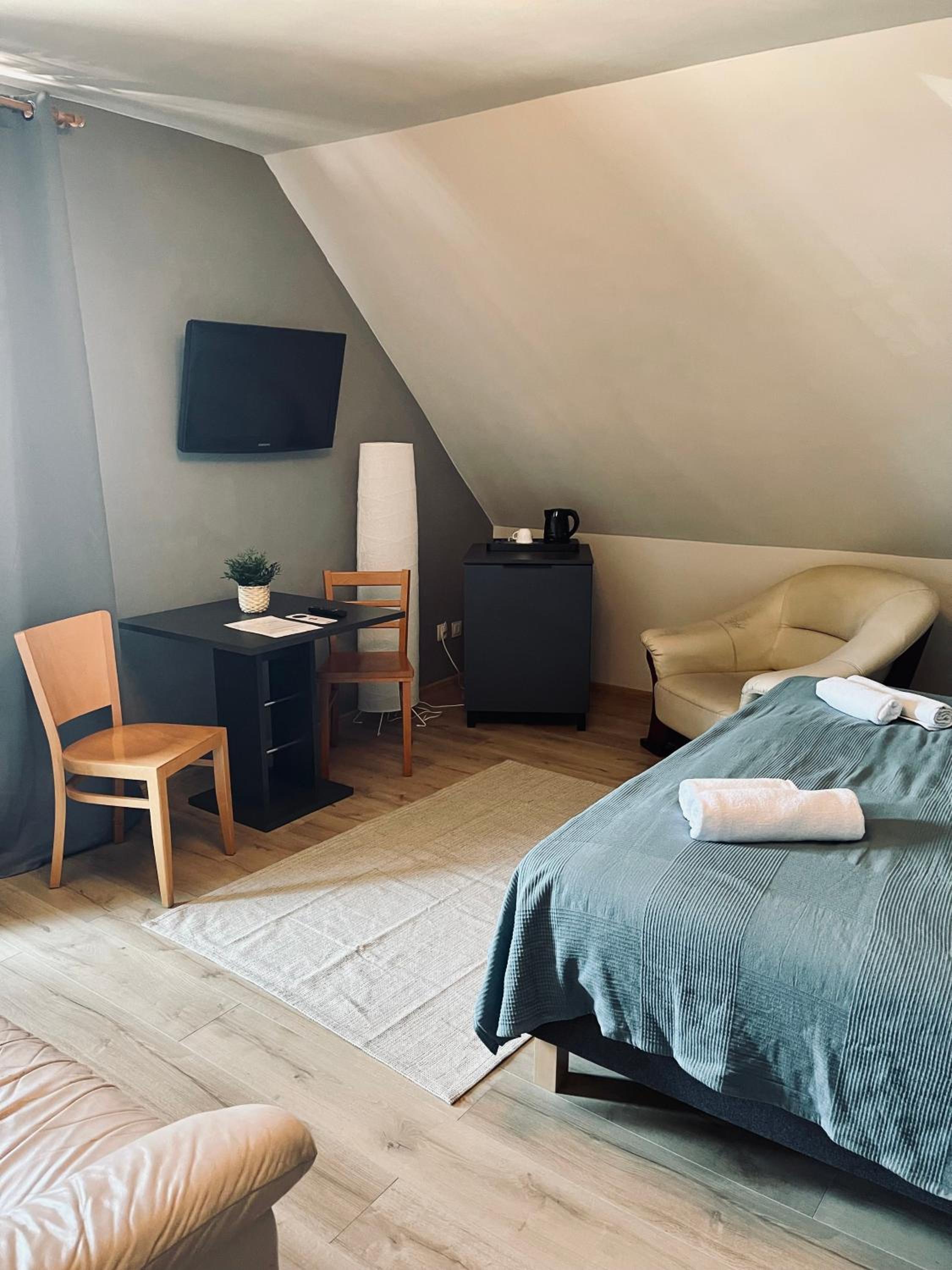 Deluxe Double Room with Balcony - Photo 3
