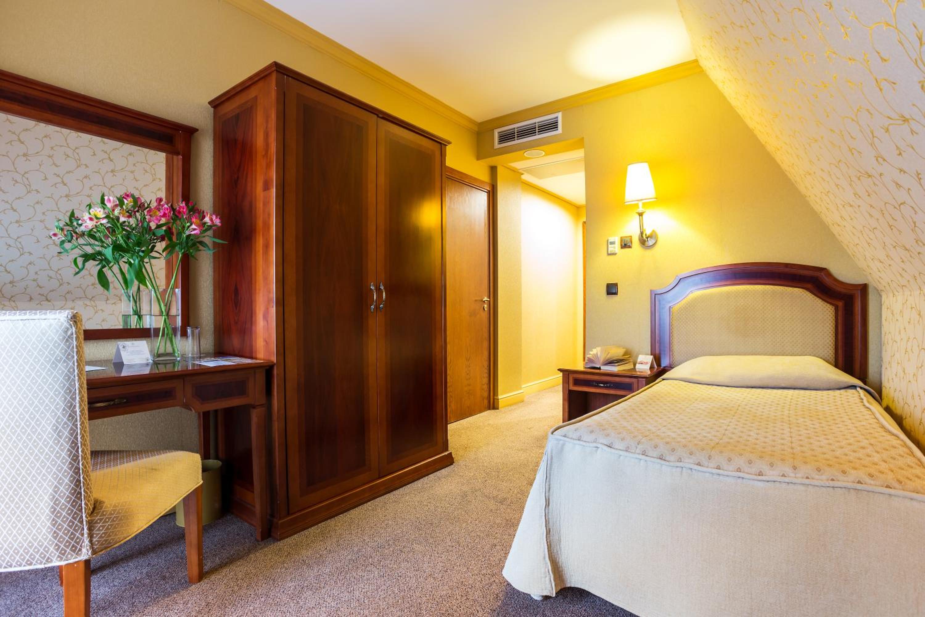 Single Room photo 3