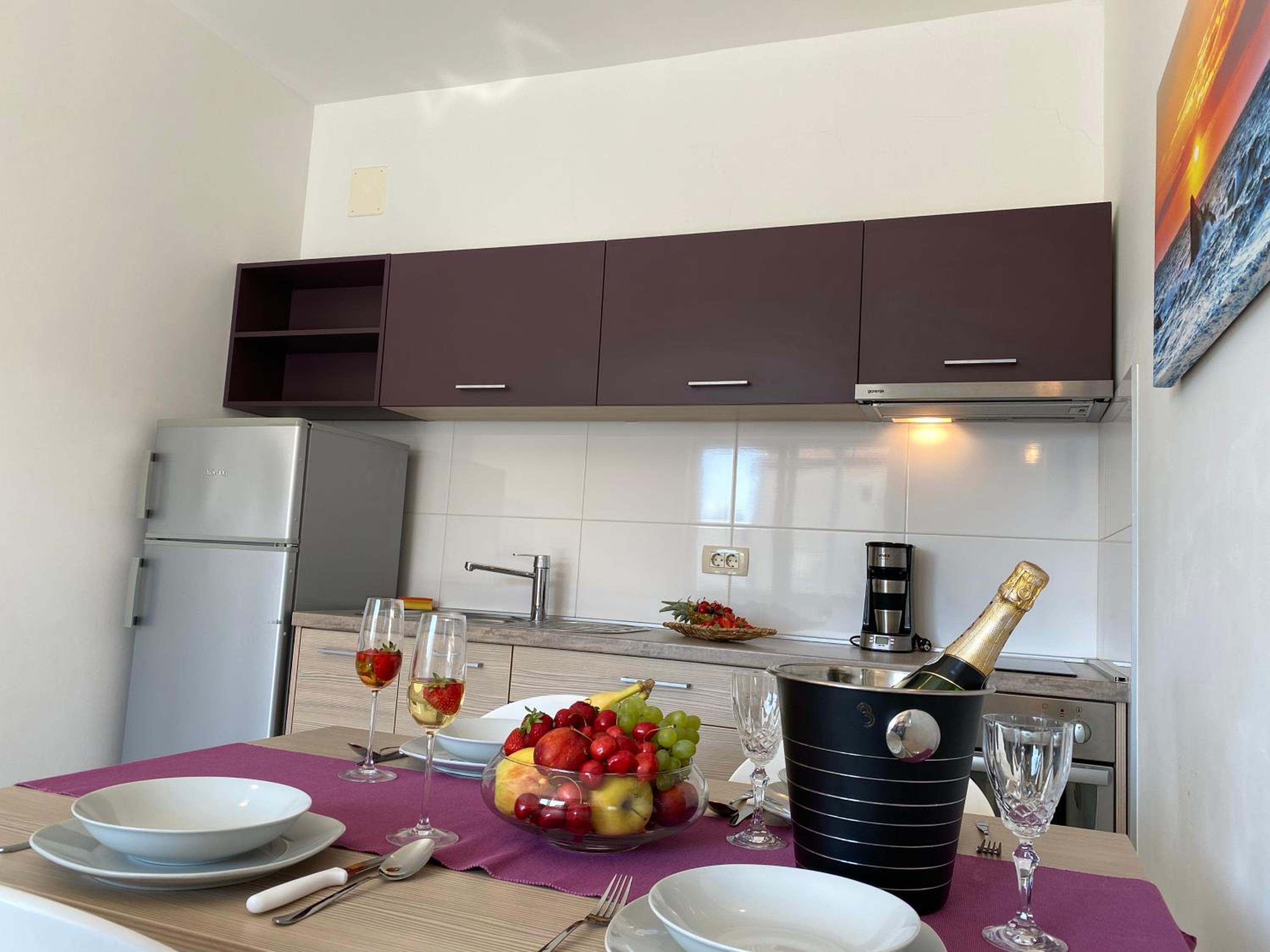 Luxury Apartment with Terrace - Photo 11