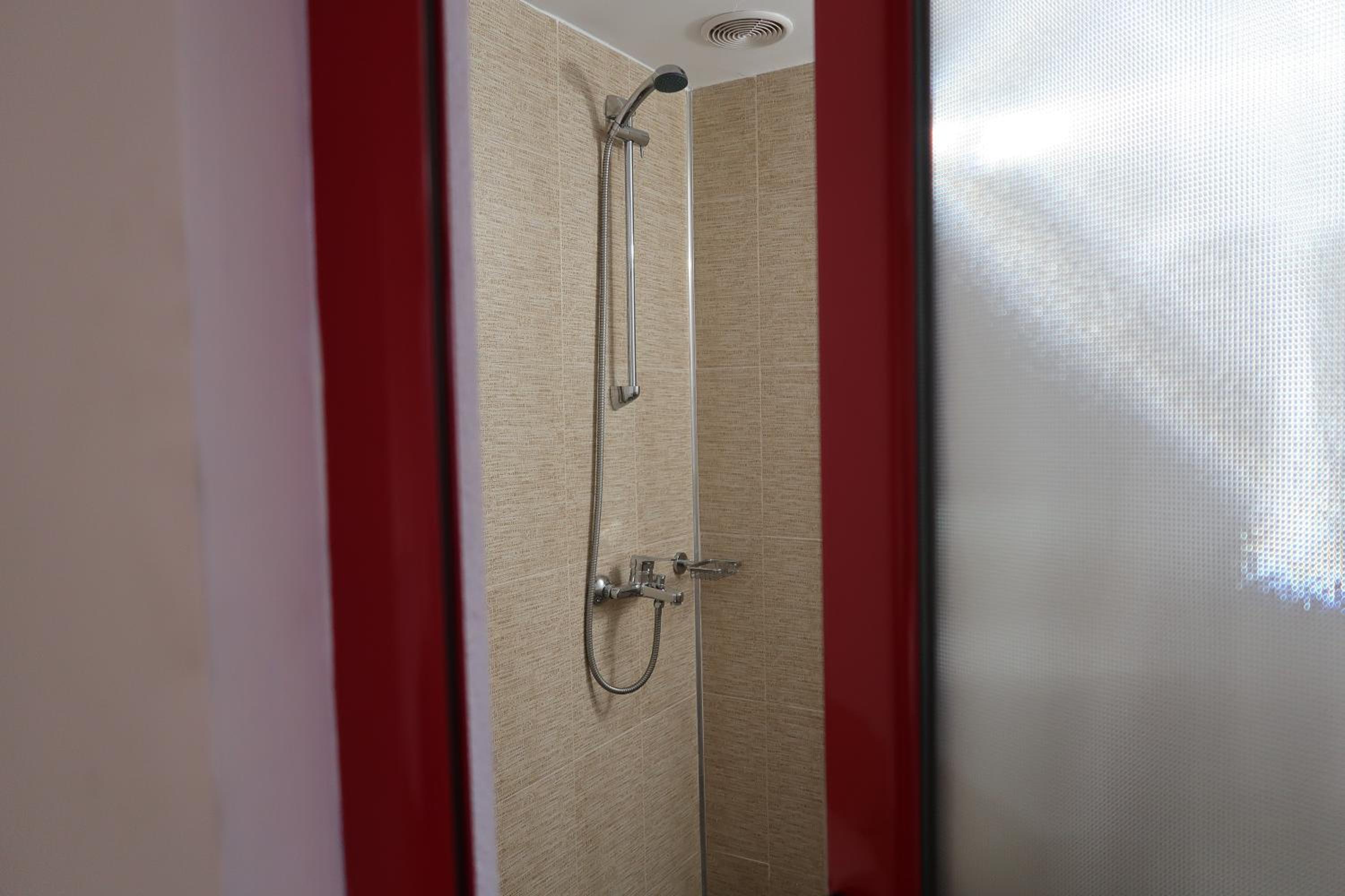 Triple Room - Photo 12