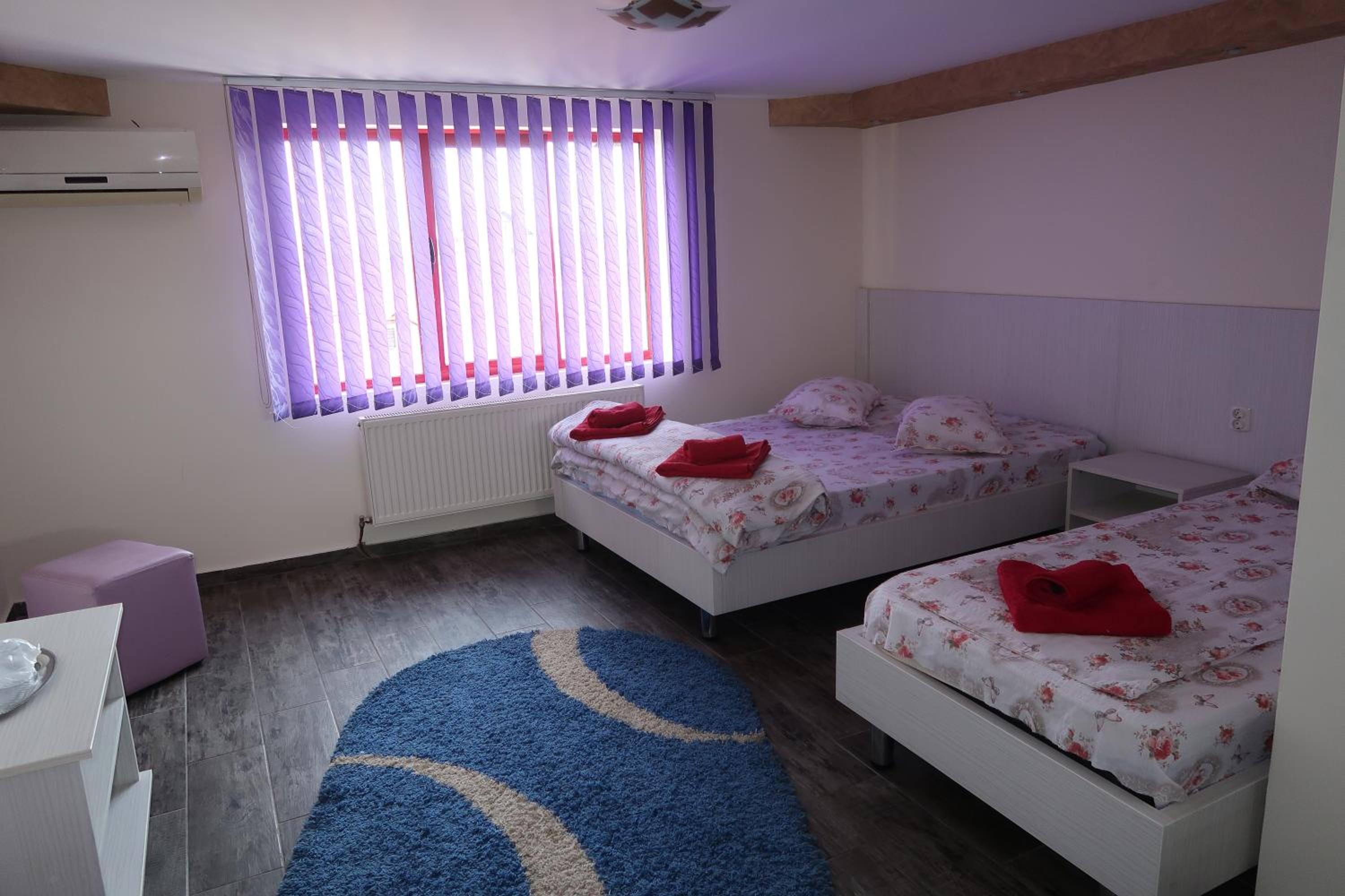 Standard Triple Room - Photo 8