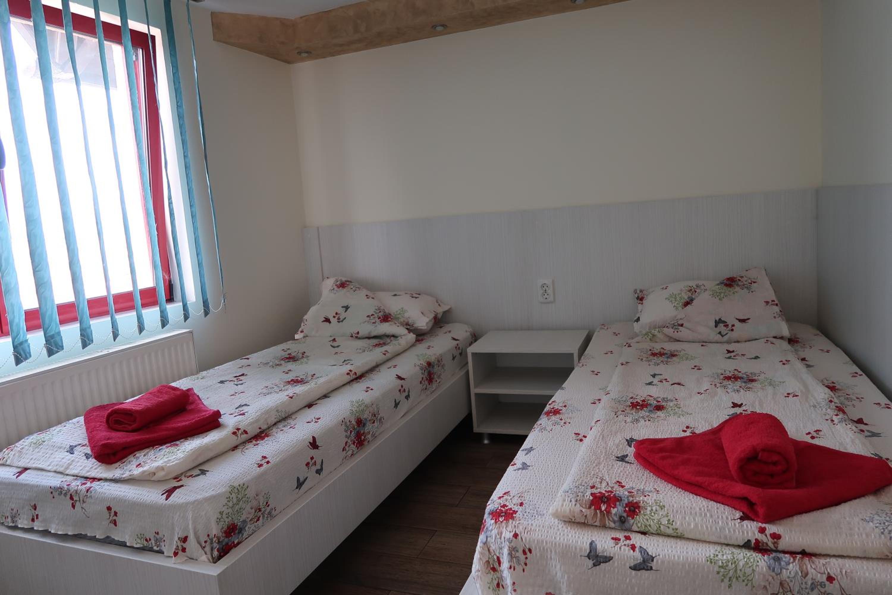 Double Room - Photo 4
