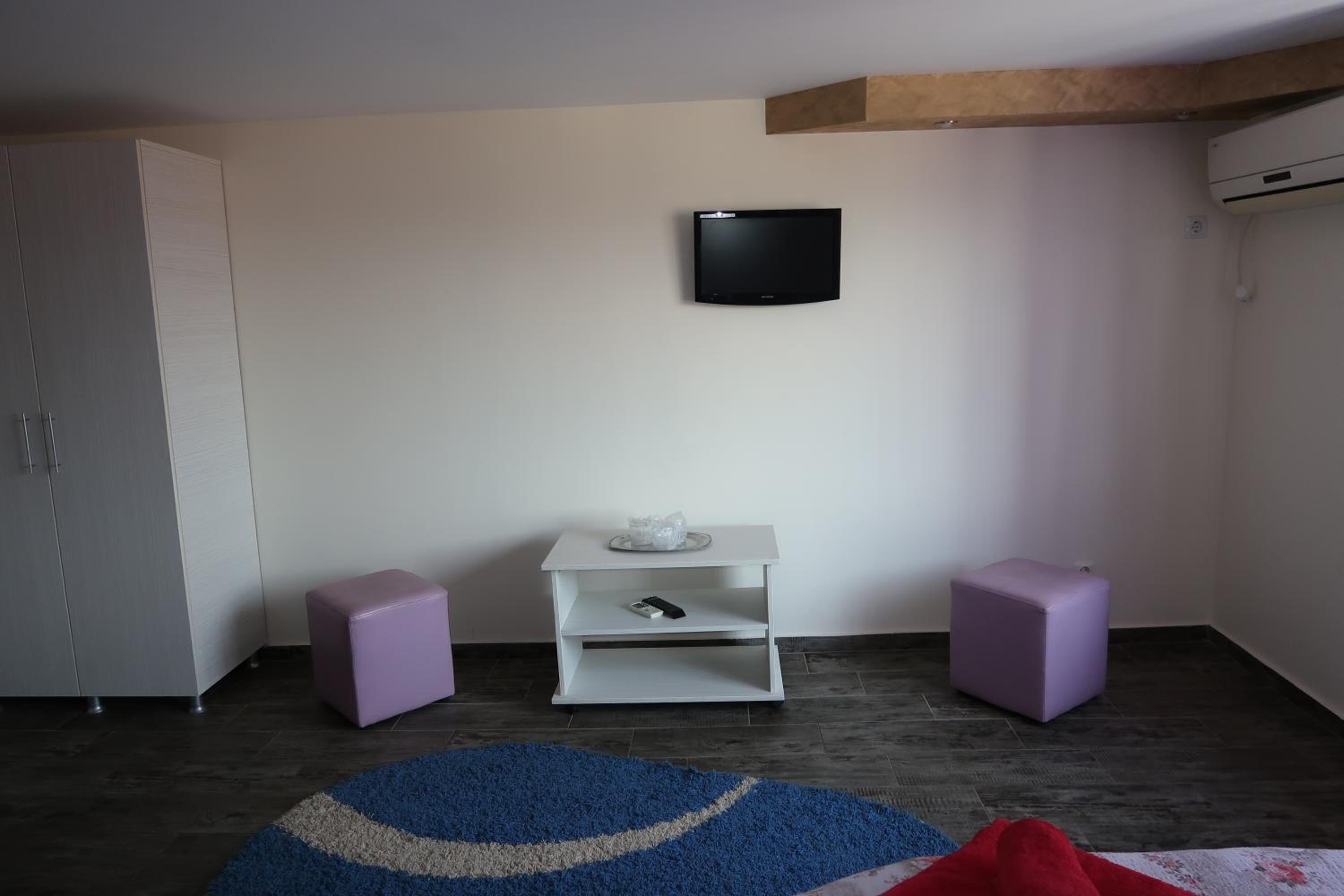 Standard Triple Room - Photo 10