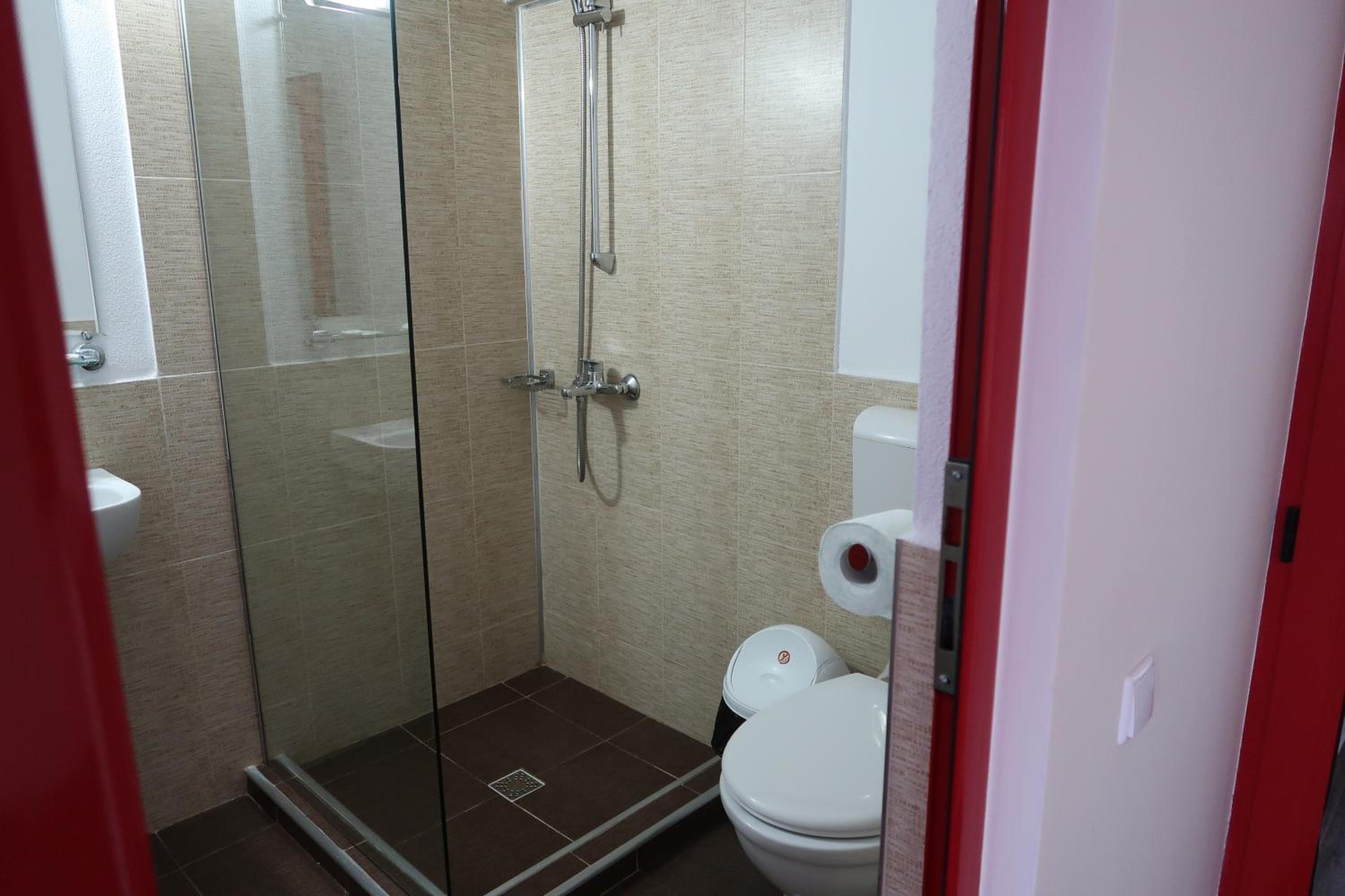 Standard Triple Room - Photo 5