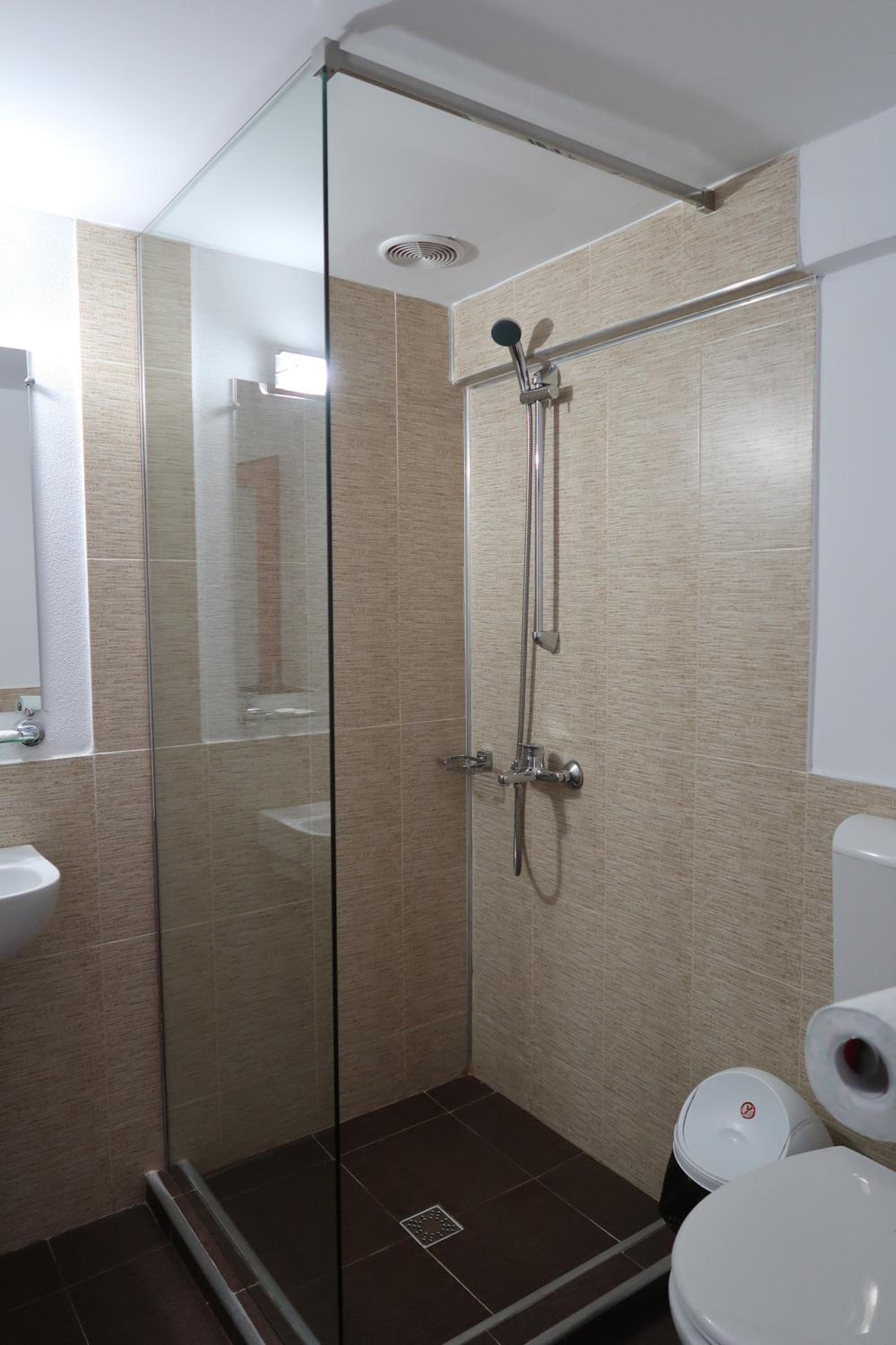 Standard Triple Room - Photo 4