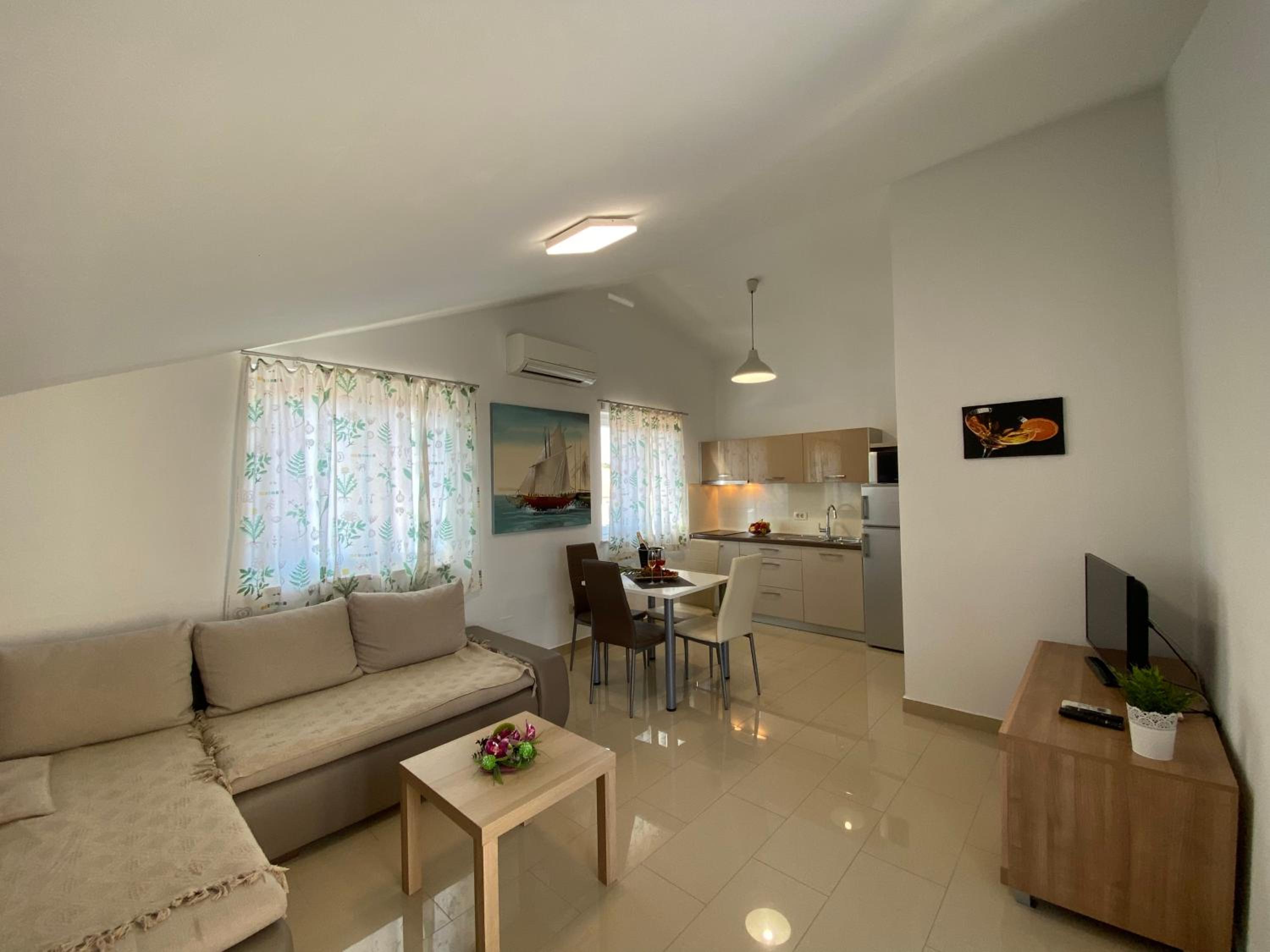 Deluxe One-Bedroom Apartment with Terrace