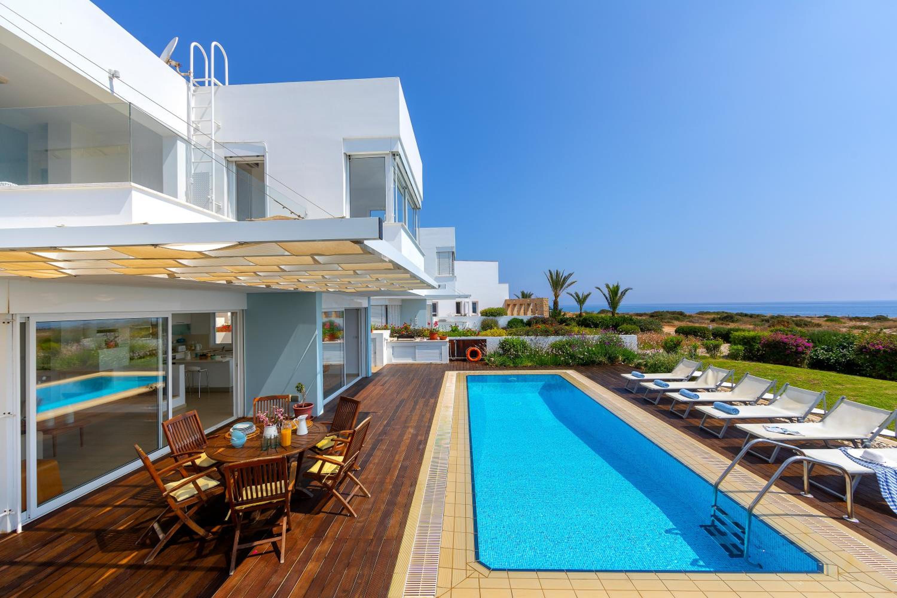 Villa with Sea View photo 2