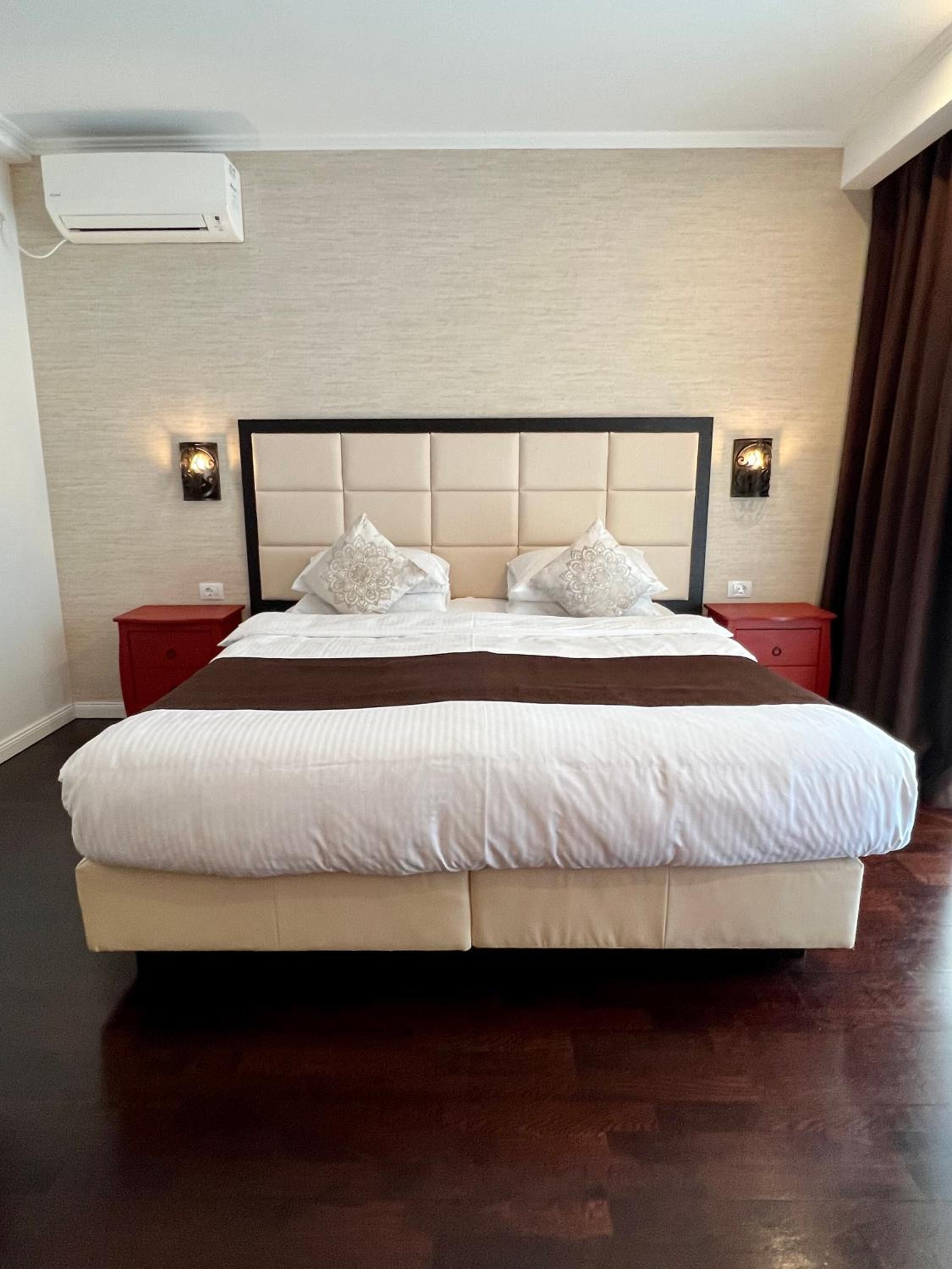 Deluxe Double or Twin Room with Balcony - Photo 18