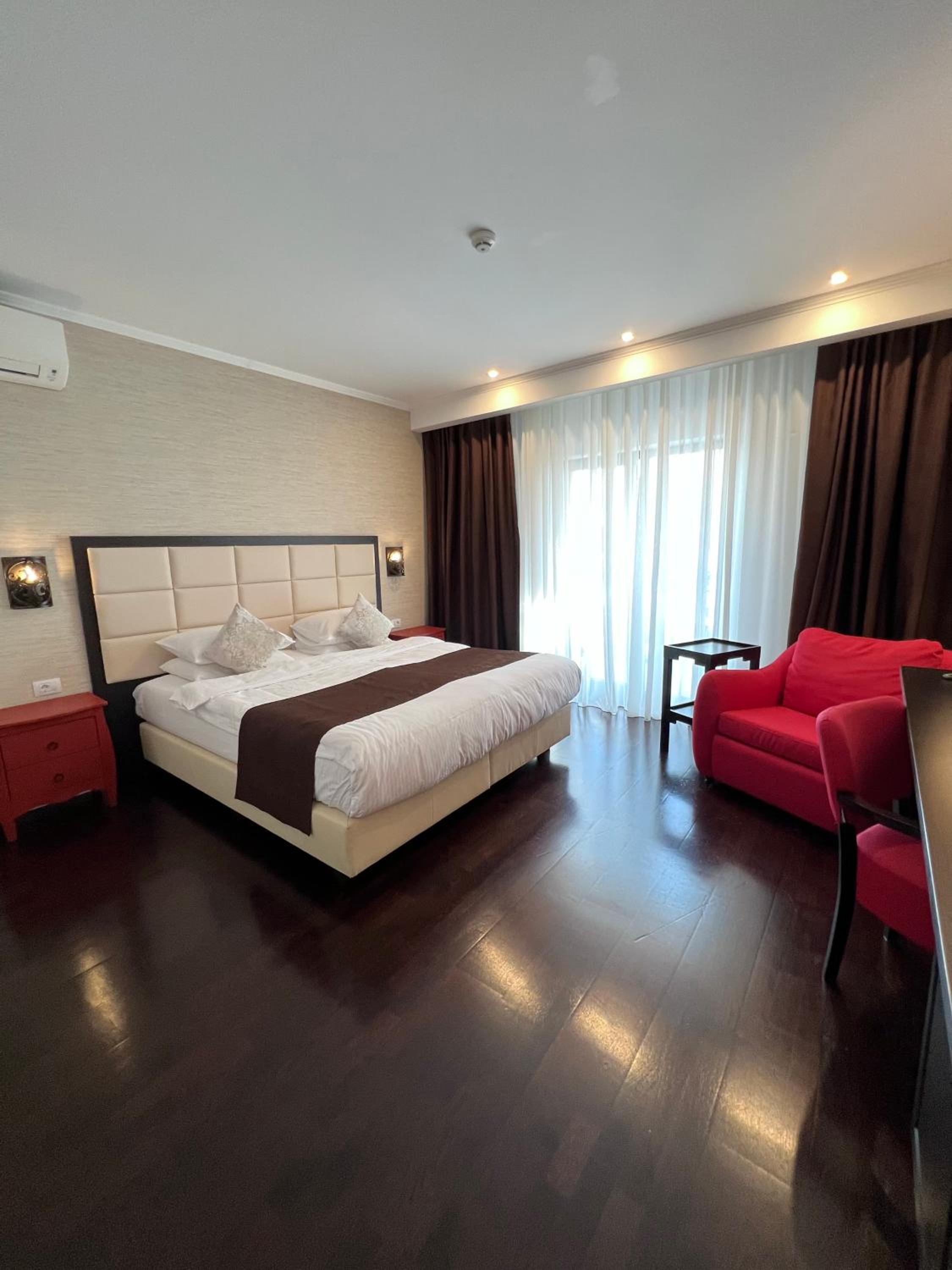 Deluxe Double or Twin Room with Balcony - Photo 20