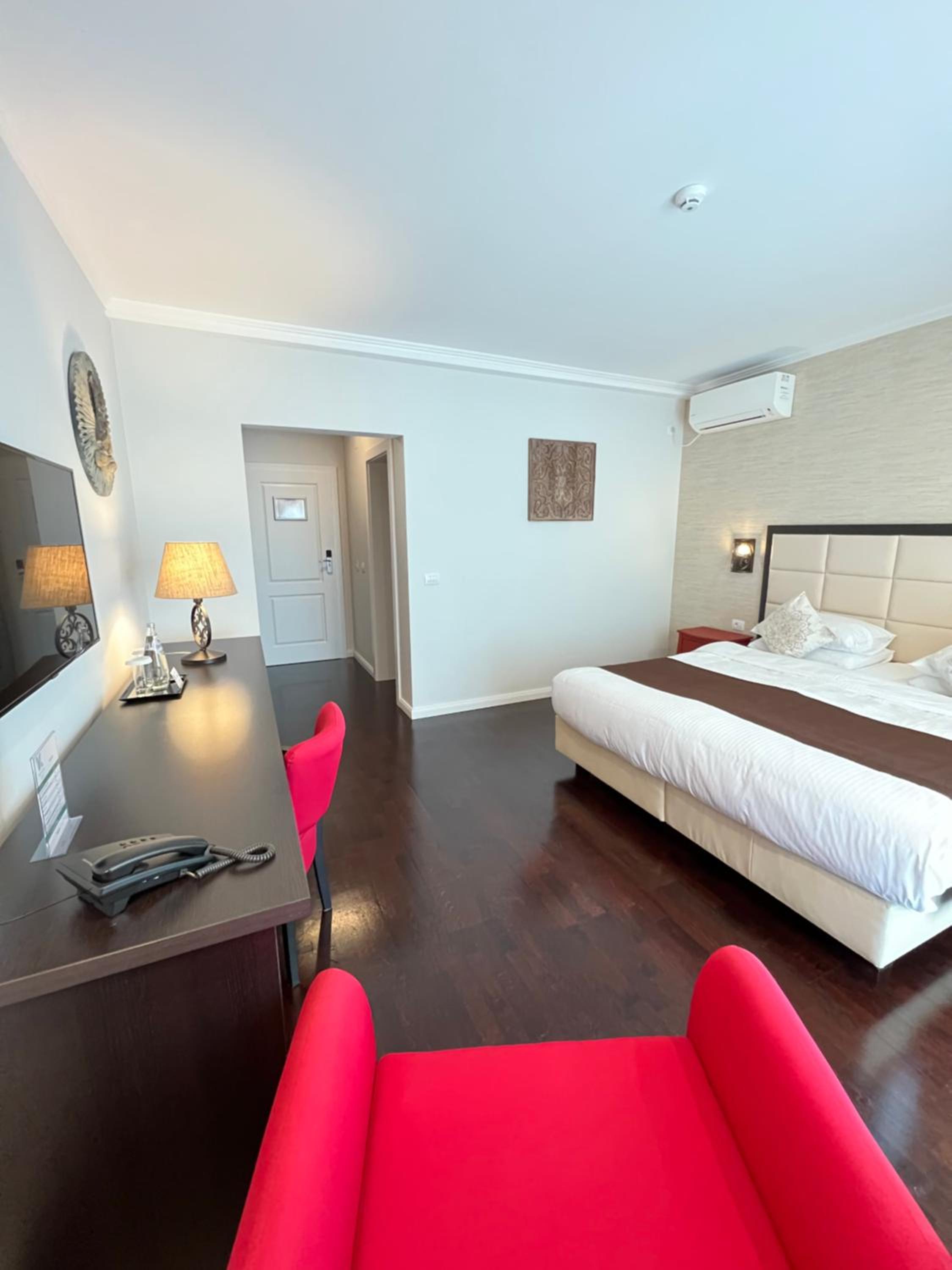 Deluxe Double or Twin Room with Balcony - Photo 19