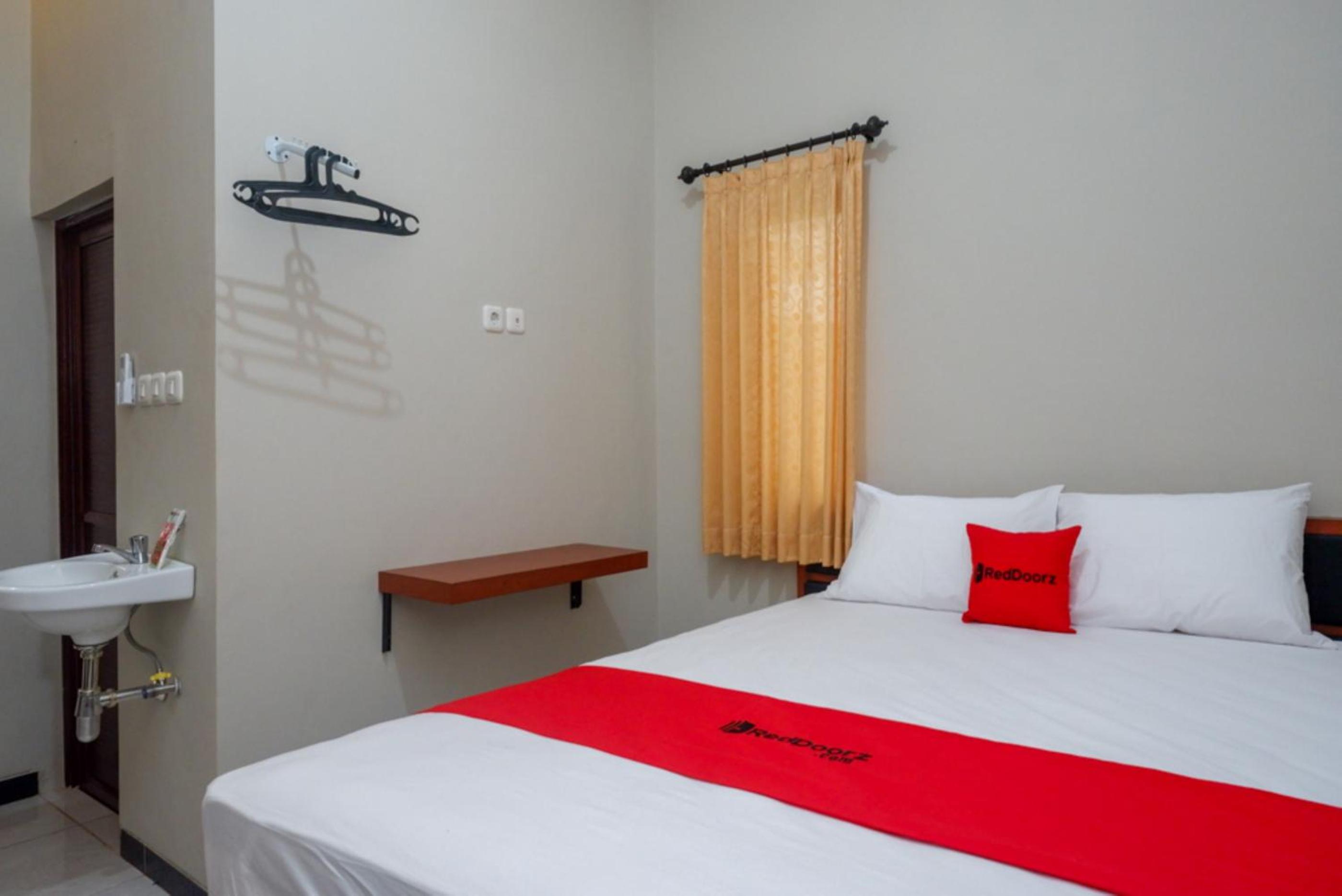Standard Double Room - Photo 2