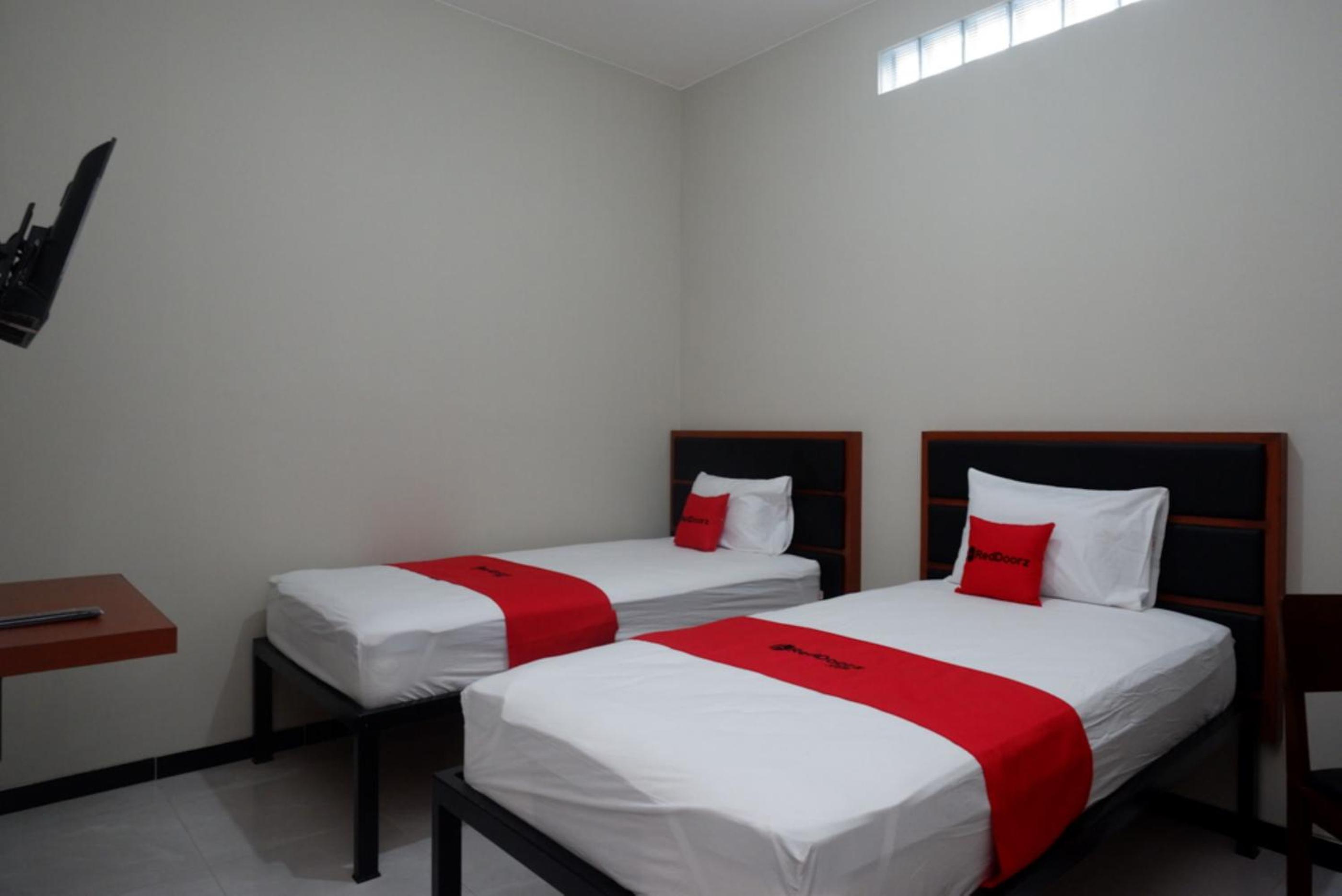 Standard Twin Room - Photo 1