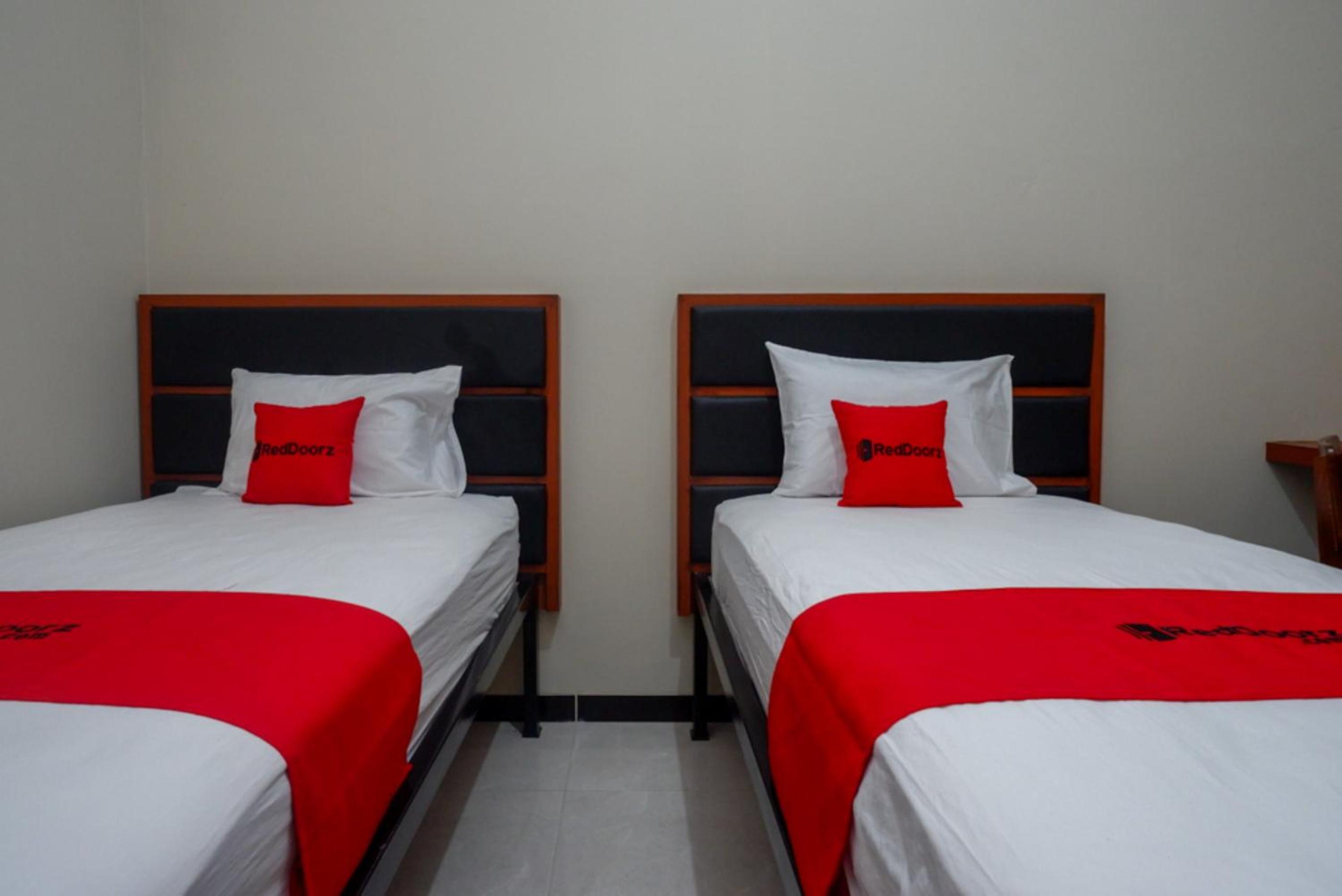 Standard Twin Room - Photo 5