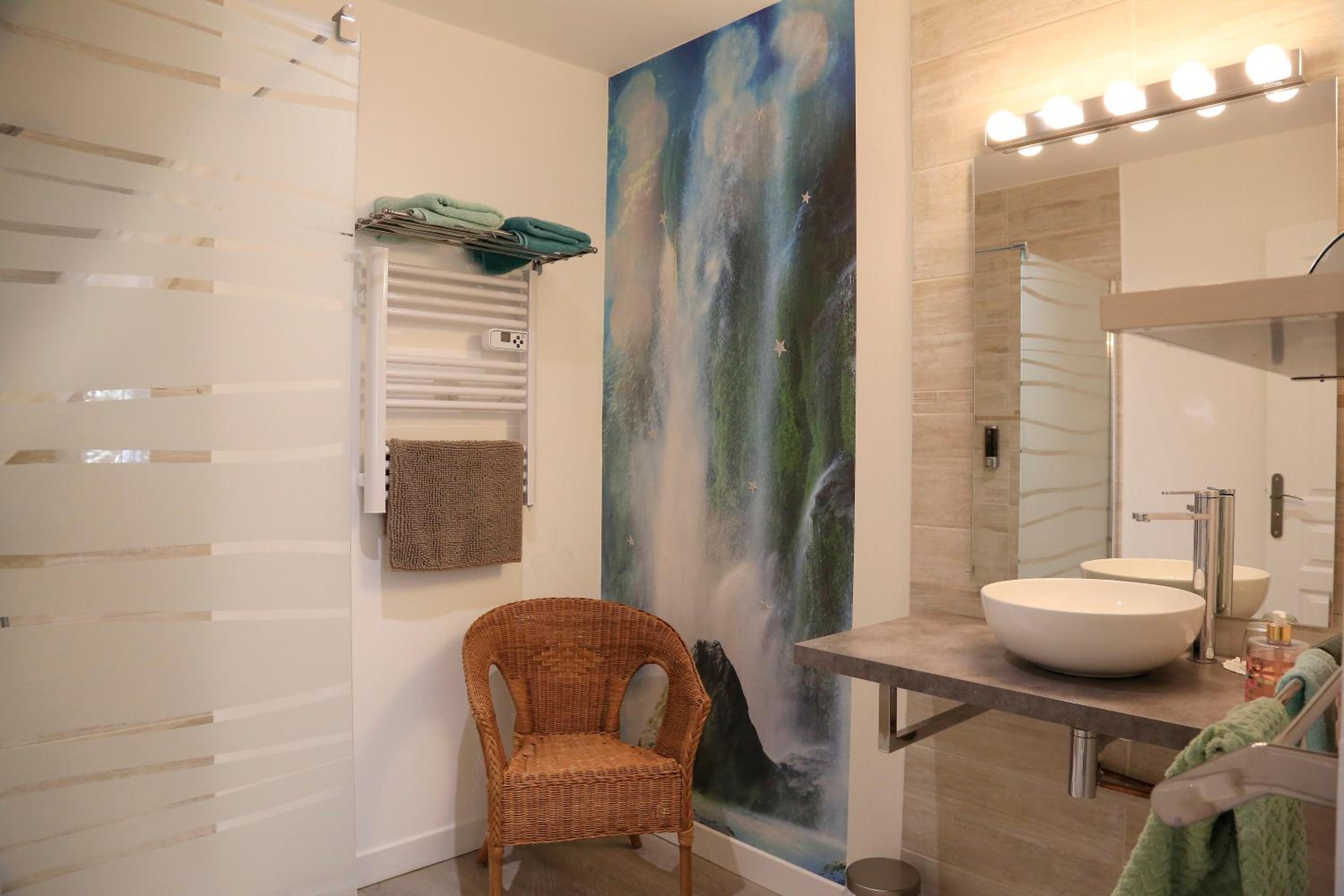 Deluxe King Room photo 1