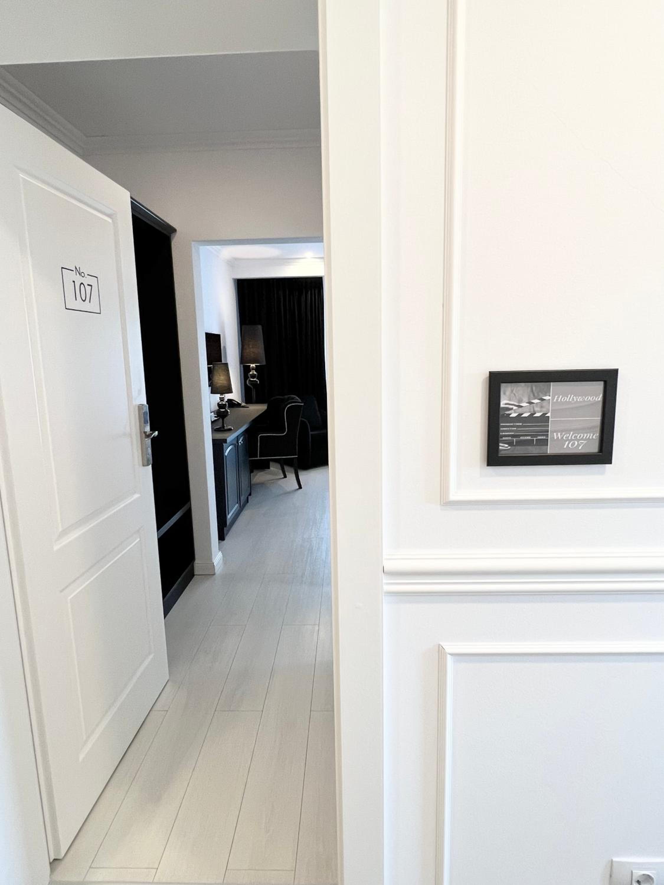 Deluxe Double or Twin Room with Balcony - Photo 1