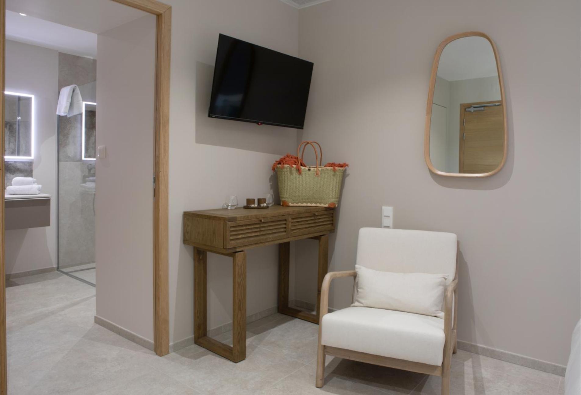 Standard King Room photo 2