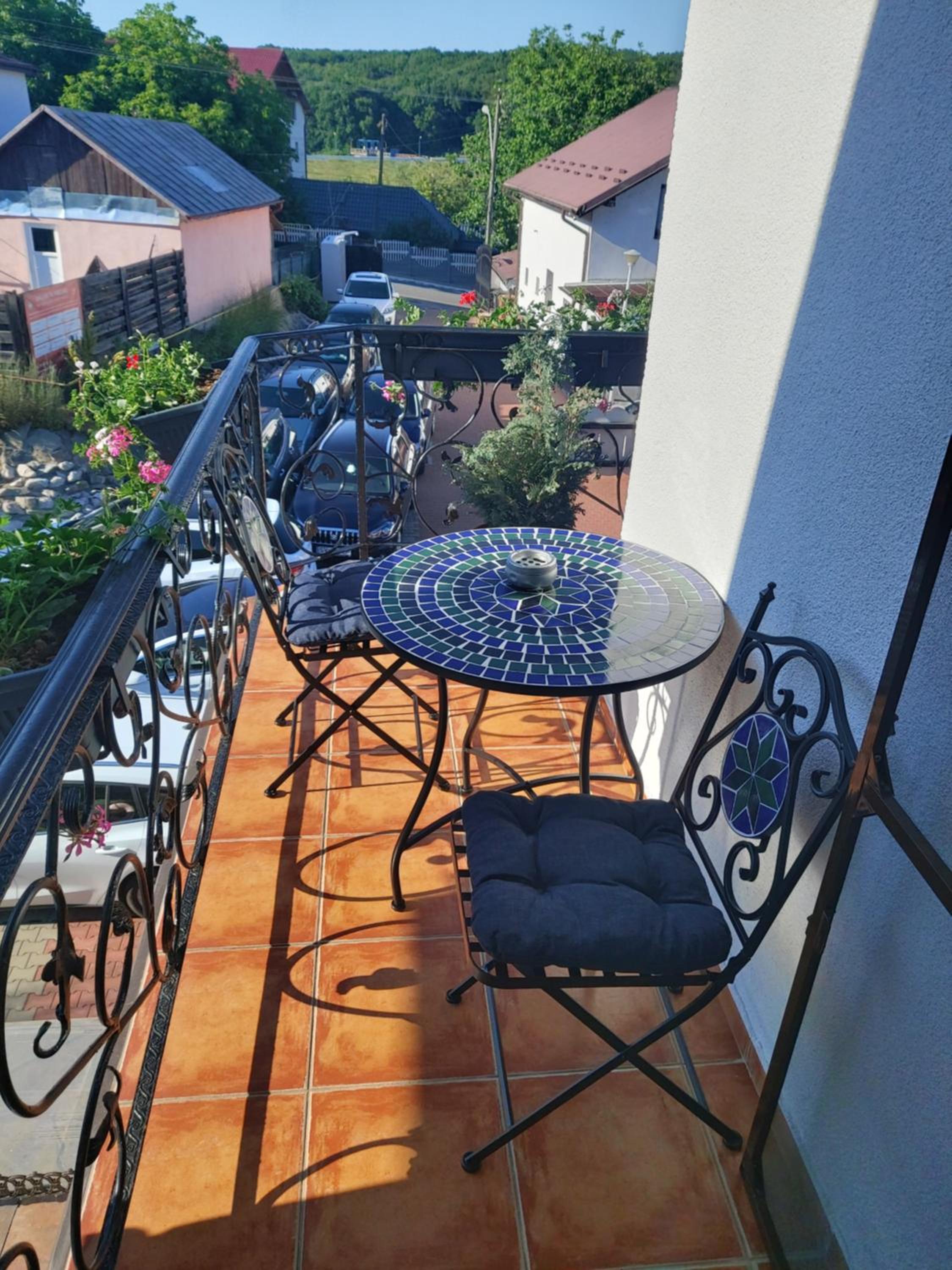Deluxe Double Room with Bath - Photo 2