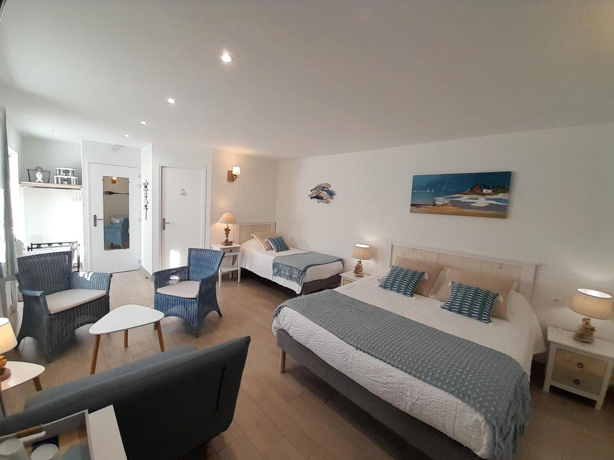 Triple Room with Private Bathroom photo 1