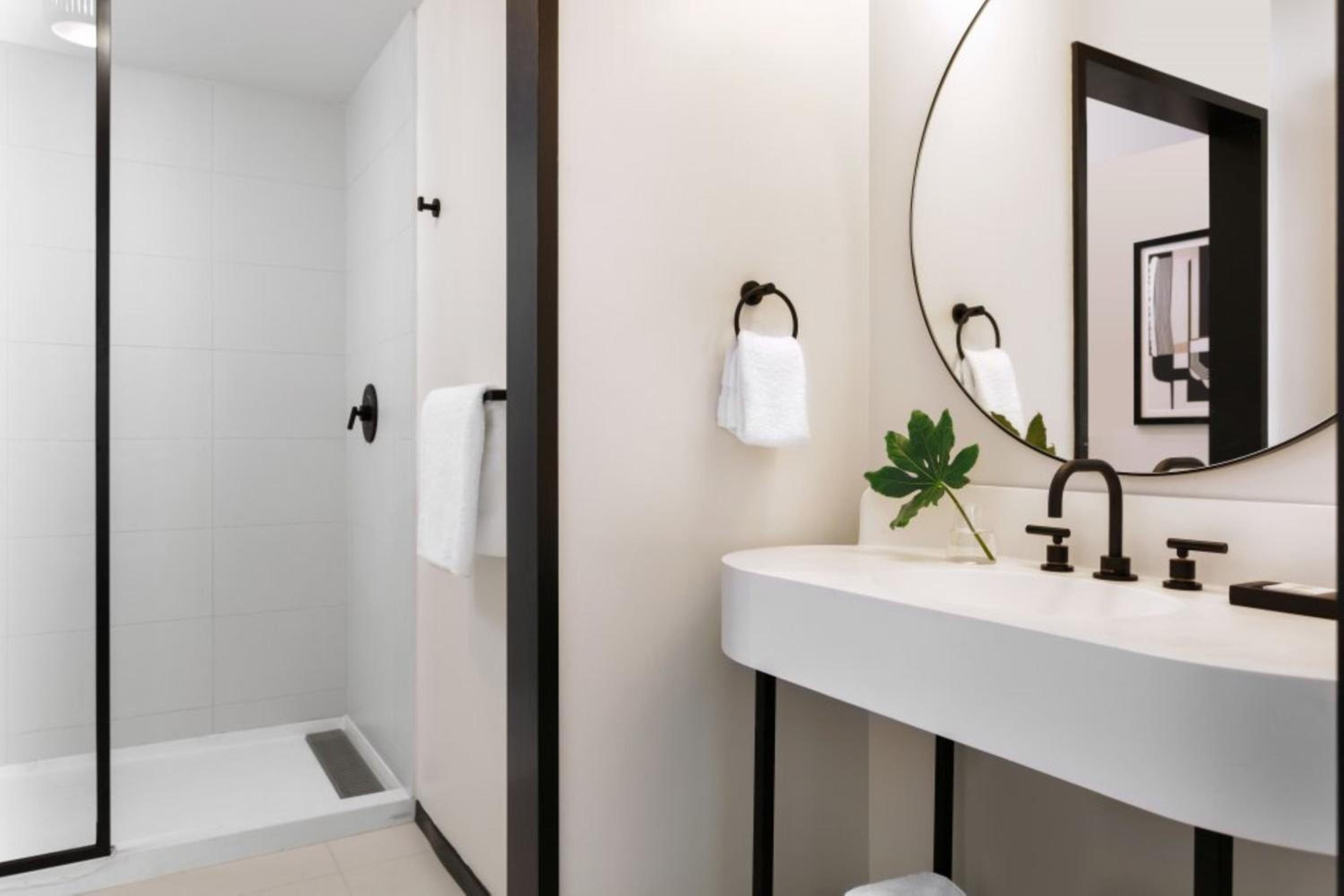 Essential Room  - Photo 7