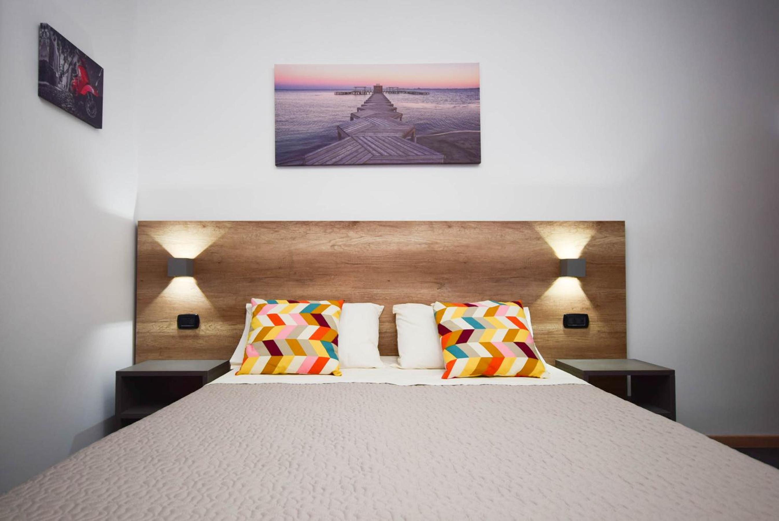 Large Double Room - Photo 16