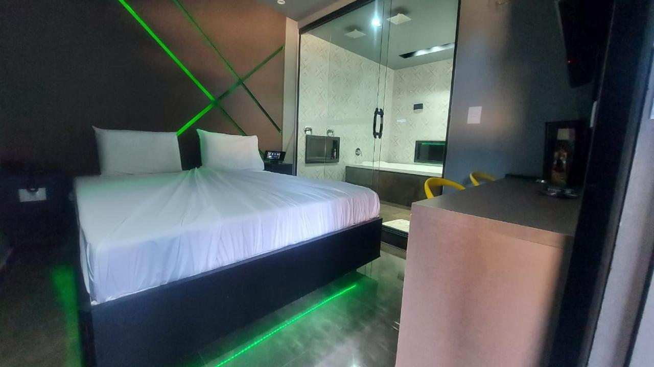 Suite with Hot Tub